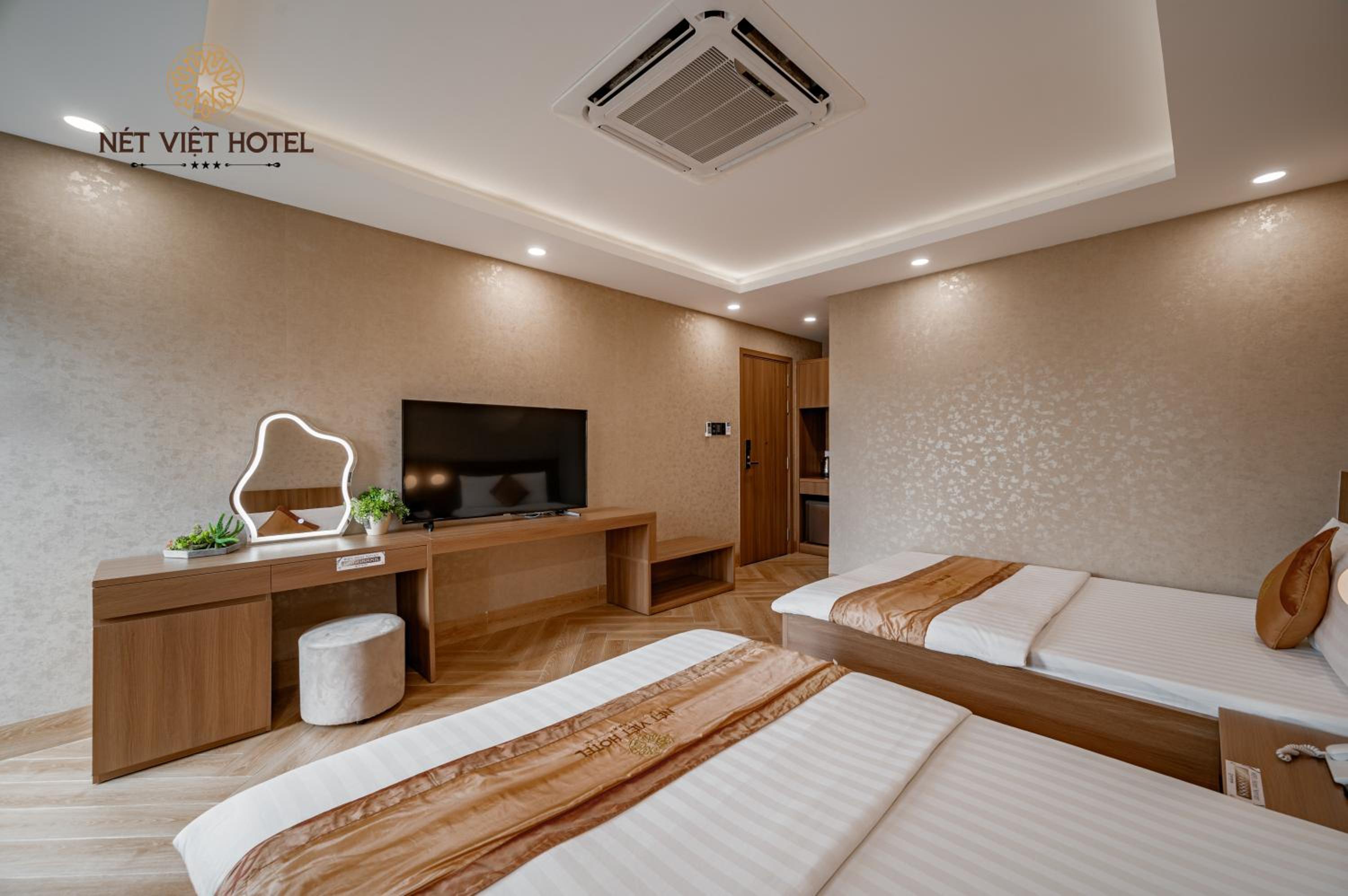 Superior Queen Room with Two Queen Beds photo 3