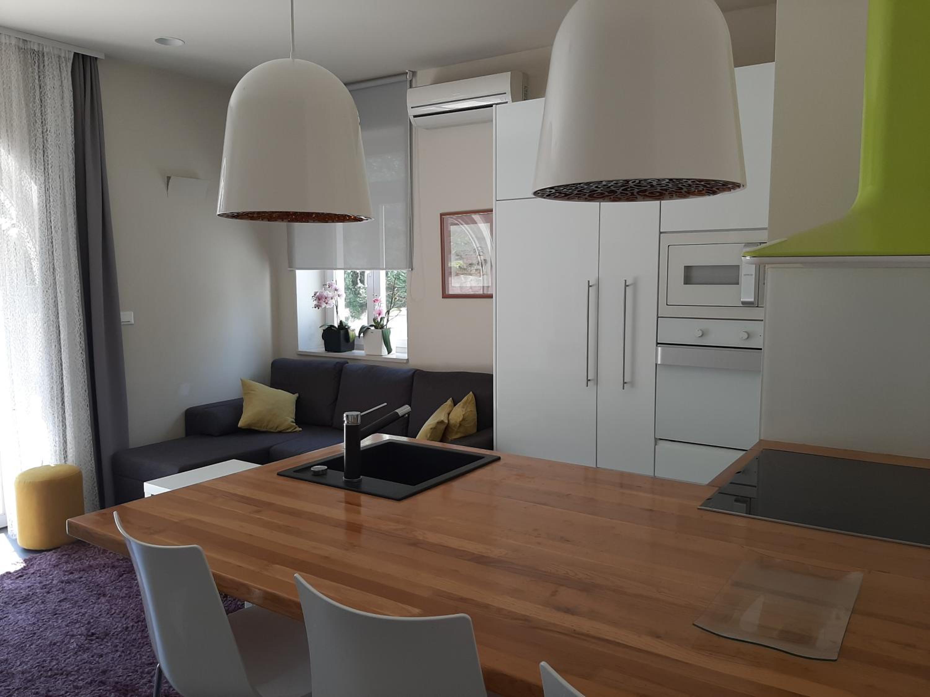 Apartment photo 2