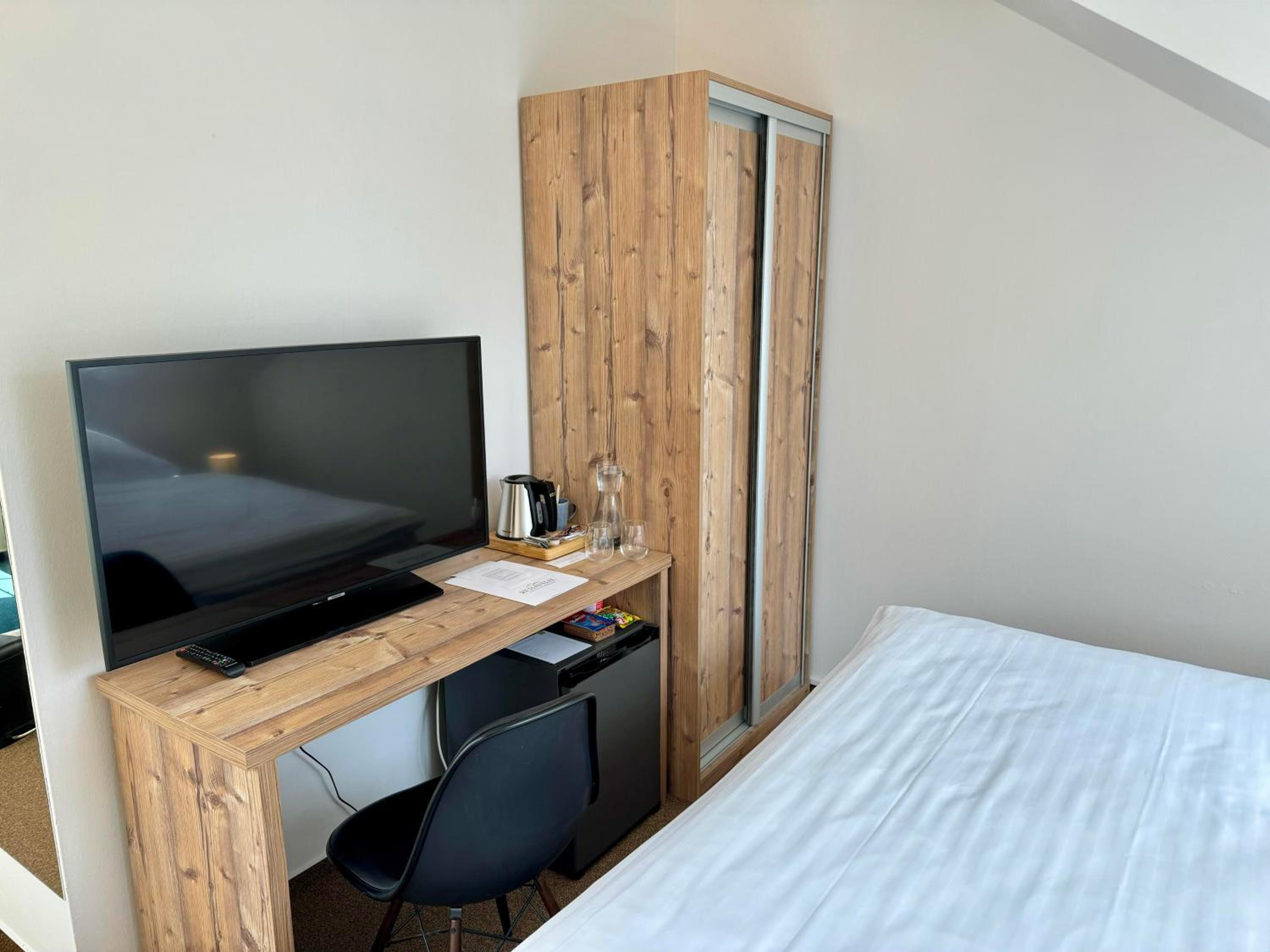 Small Double Room - Photo 2