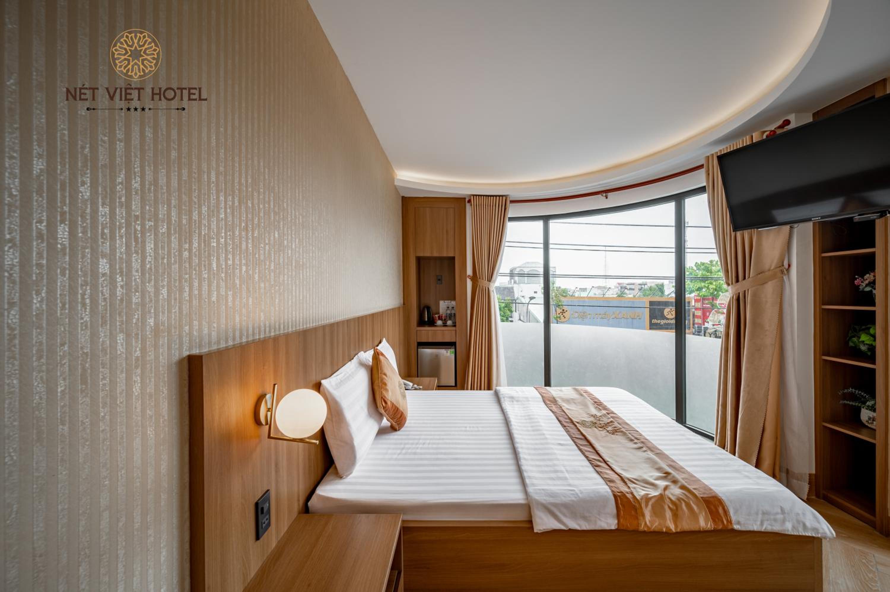 Queen Room with Balcony photo 3