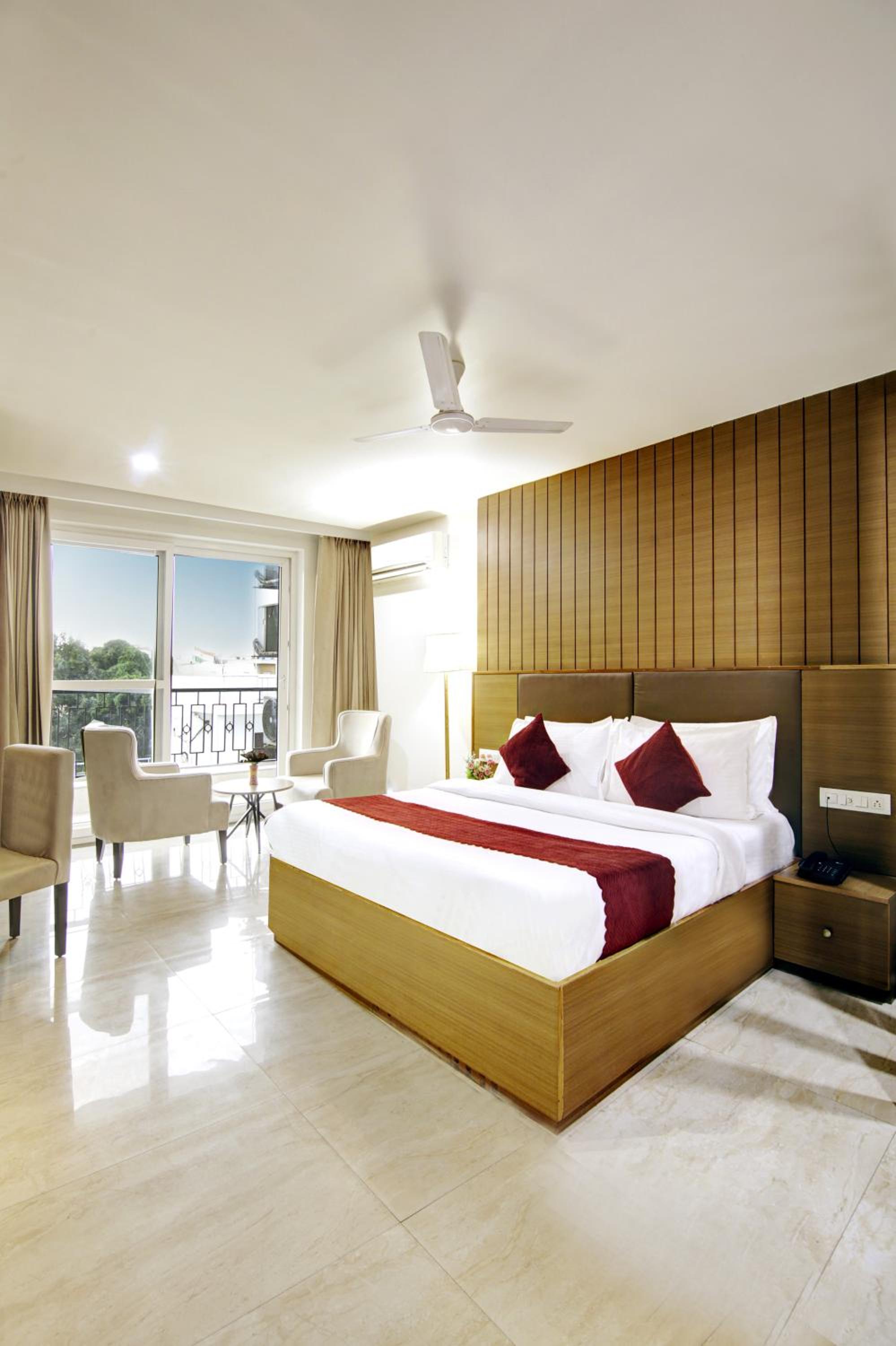 Deluxe Room with Kitchenatte