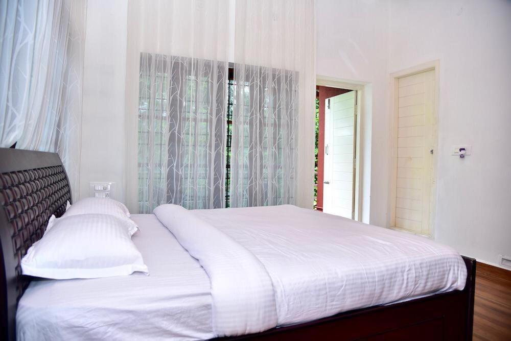 Villa photo 3