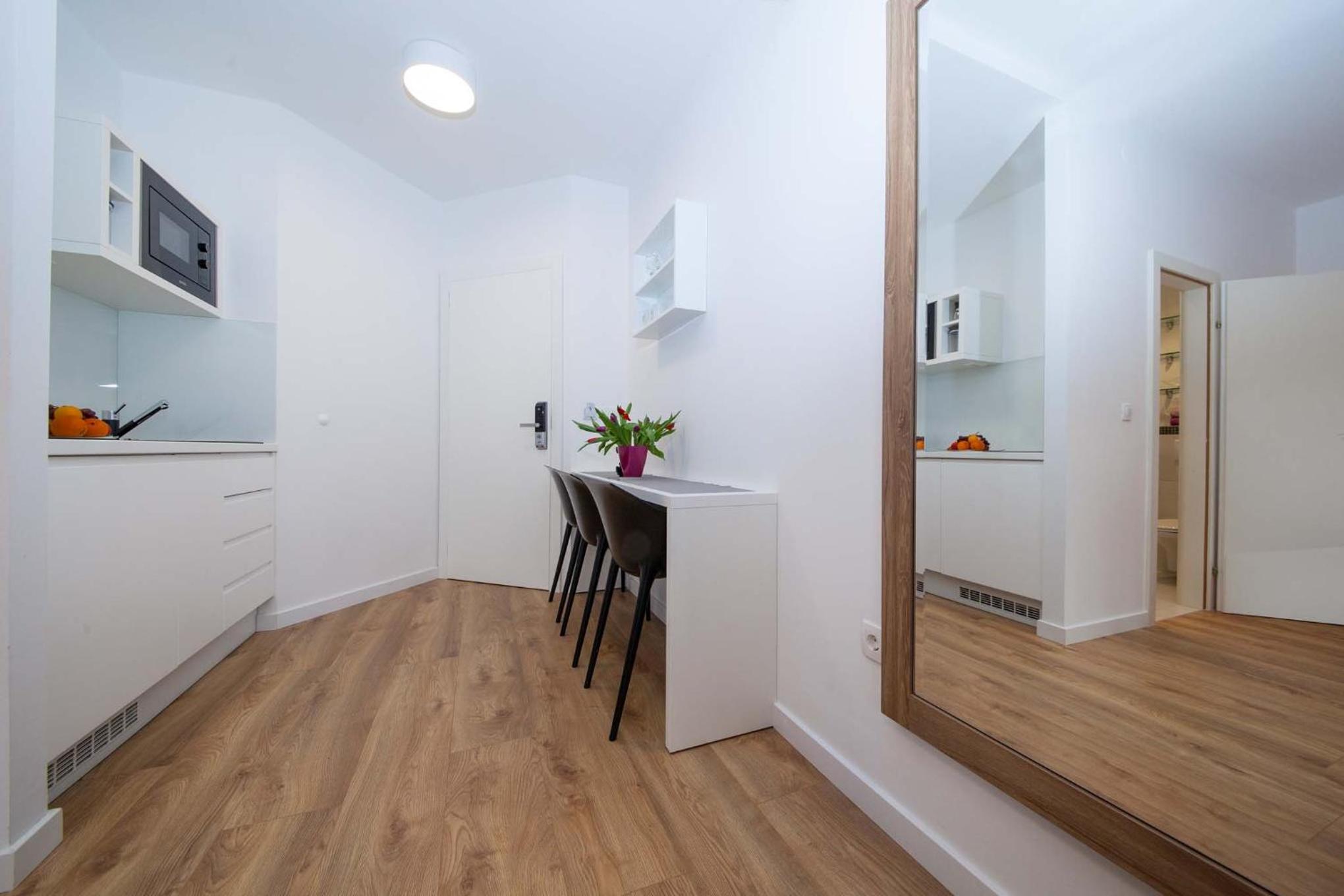 Studio Apartment with Balcony and Sea View photo 2