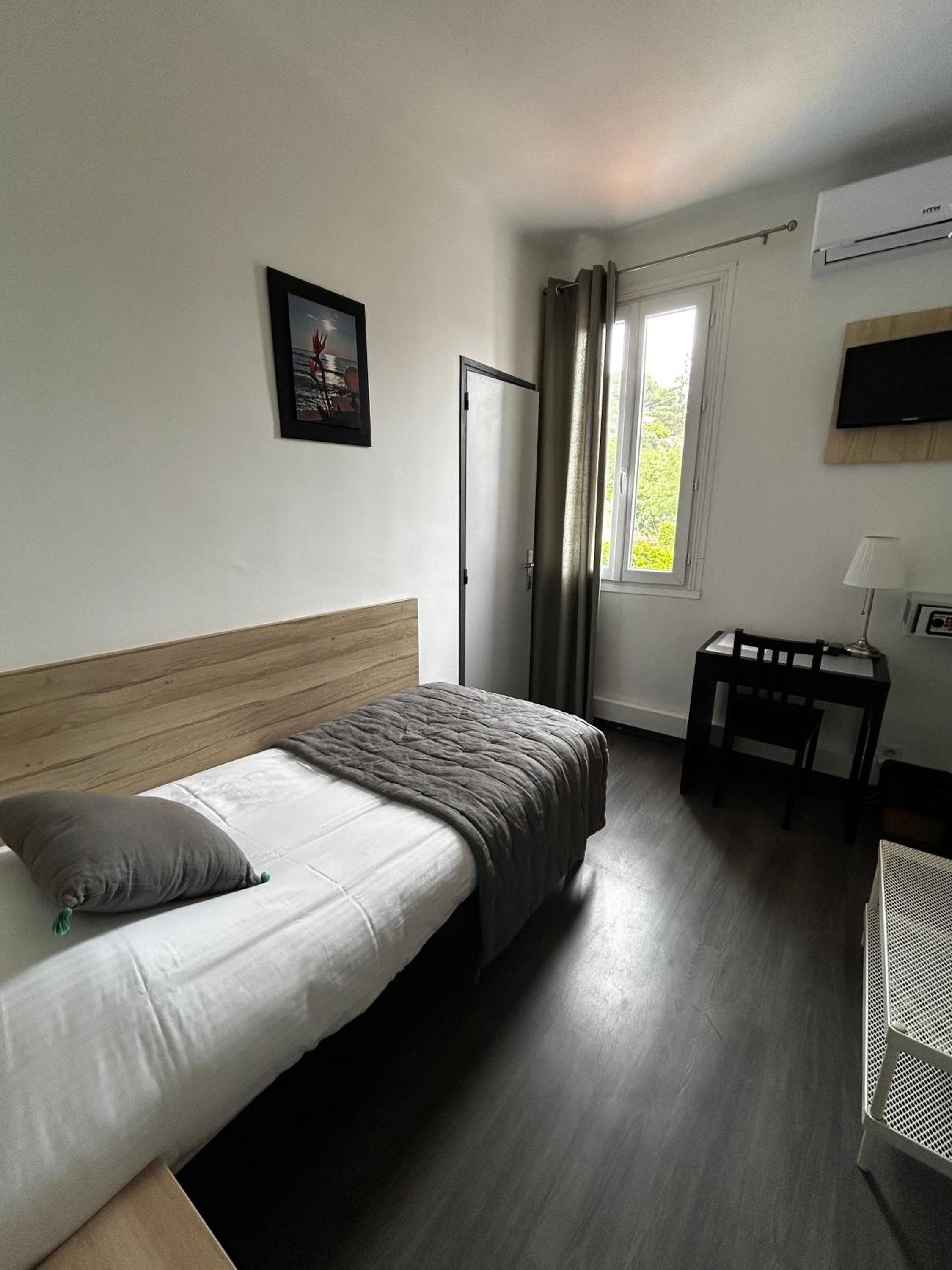 Single Room photo 1