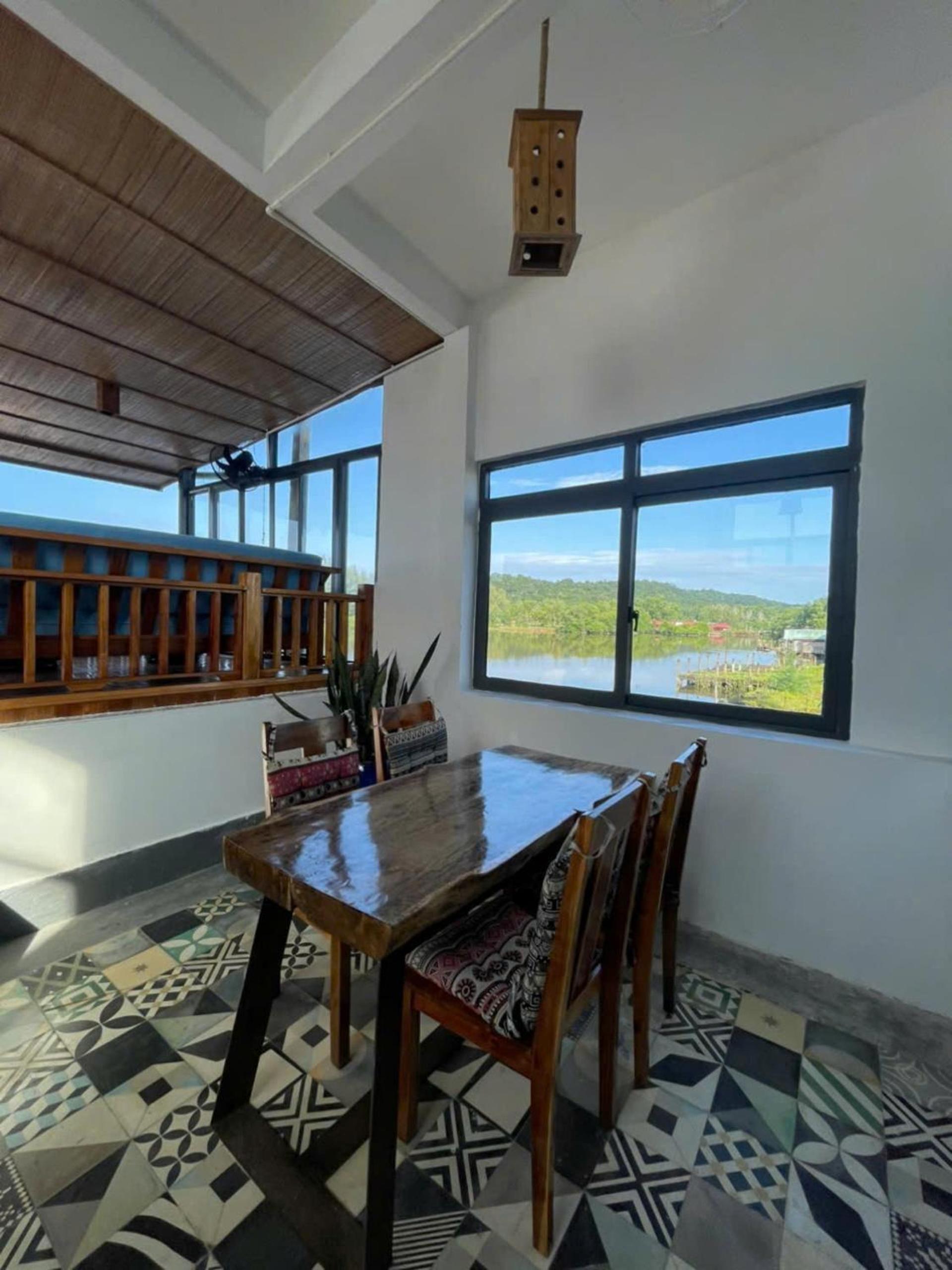 Quadruple Room With Lake View