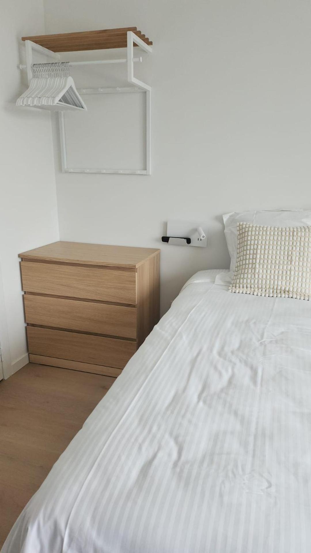 One-Bedroom Apartment photo 1