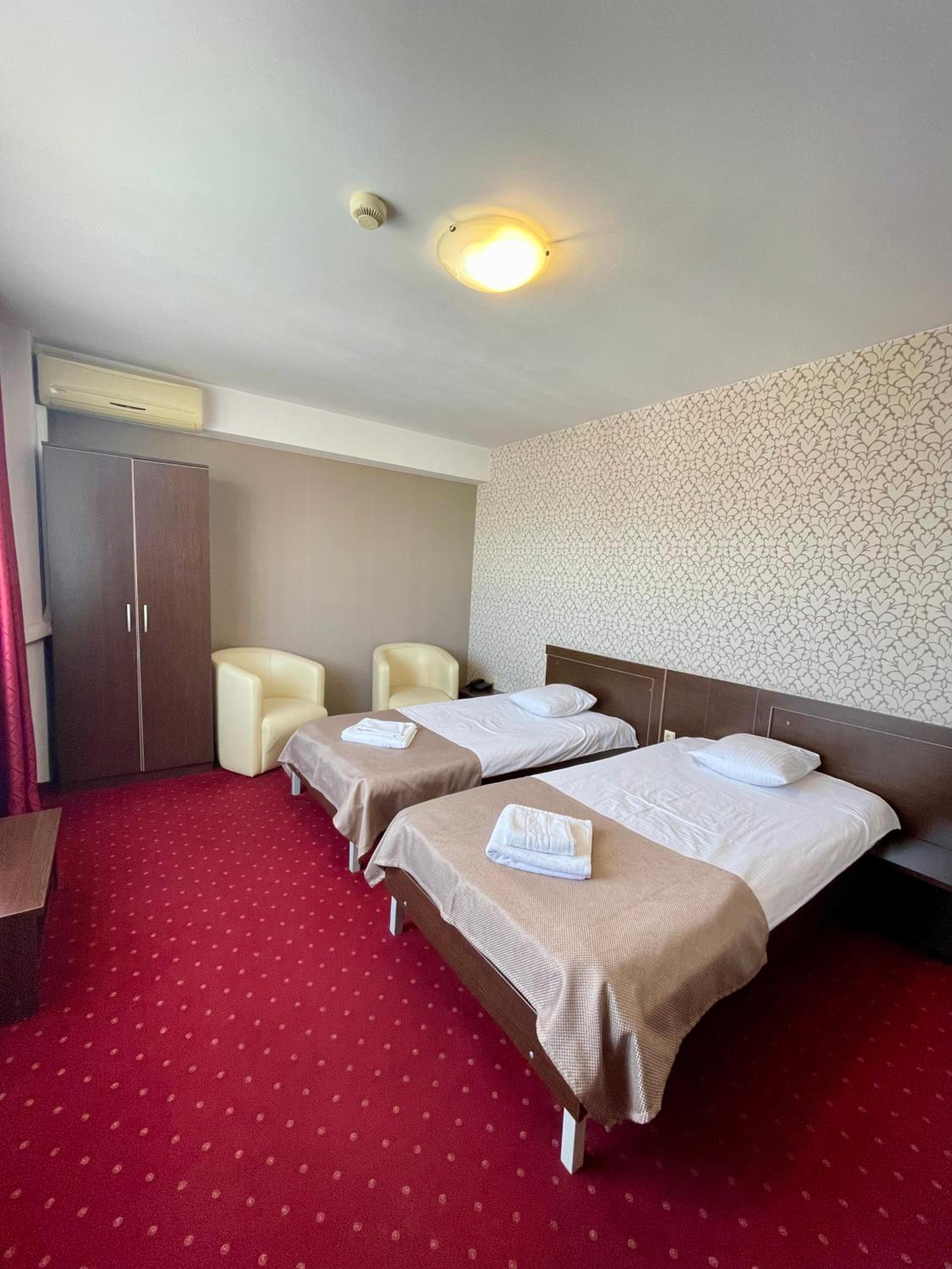 Double or Twin Room - Photo 1