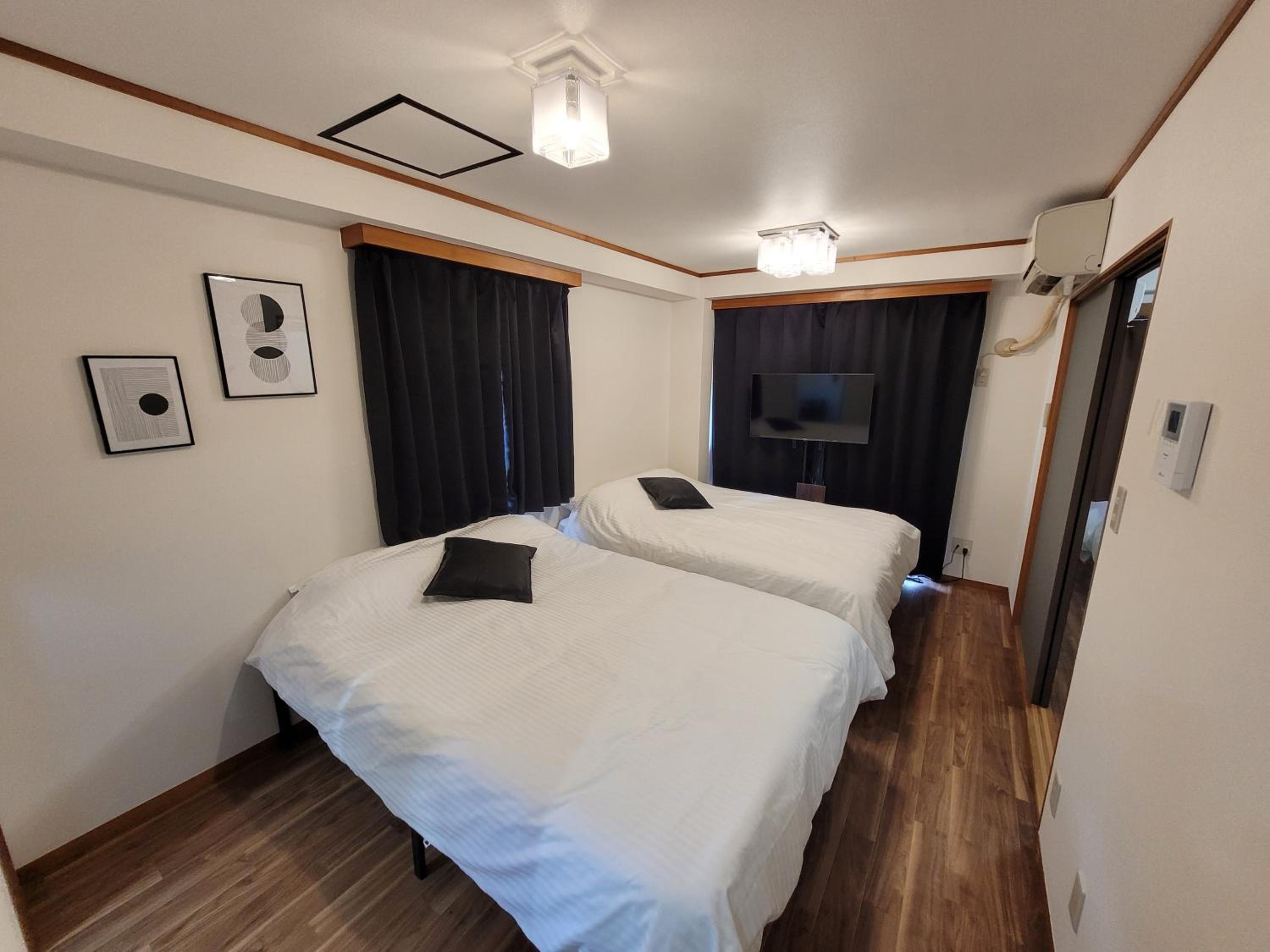 One-Bedroom Apartment photo 1