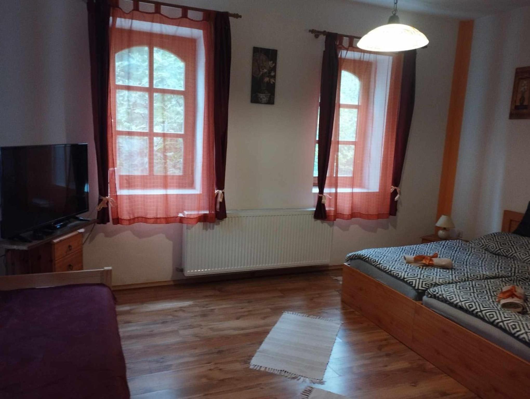 Double or Twin Room with Bathroom - Photo 1