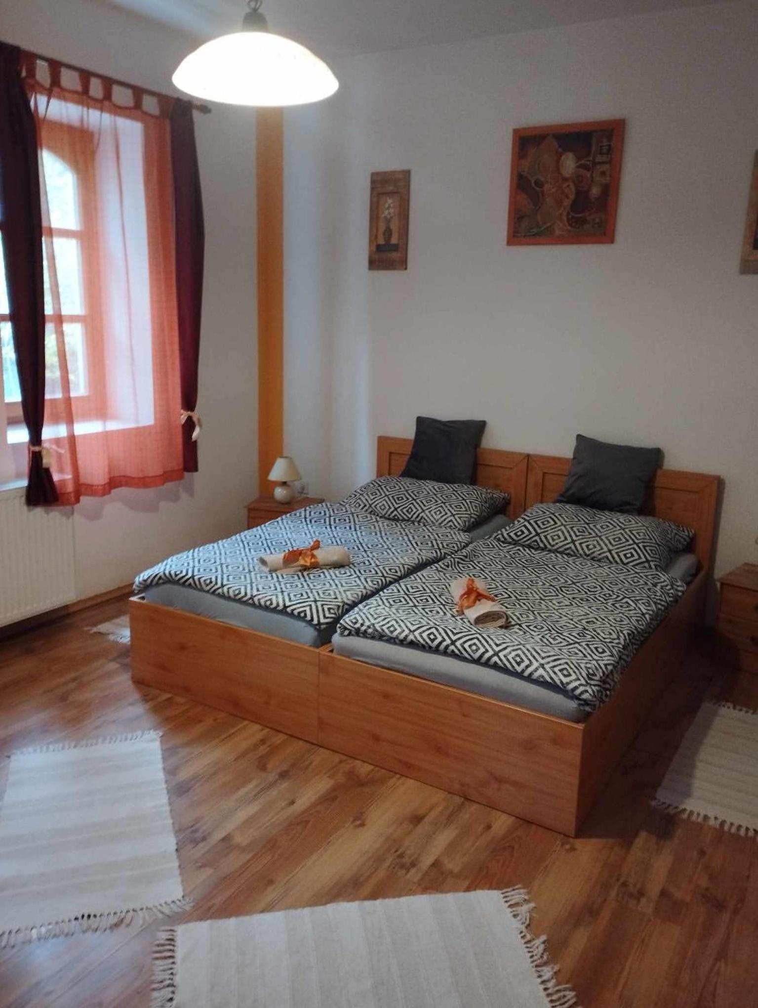 Double or Twin Room with Bathroom - Photo 5