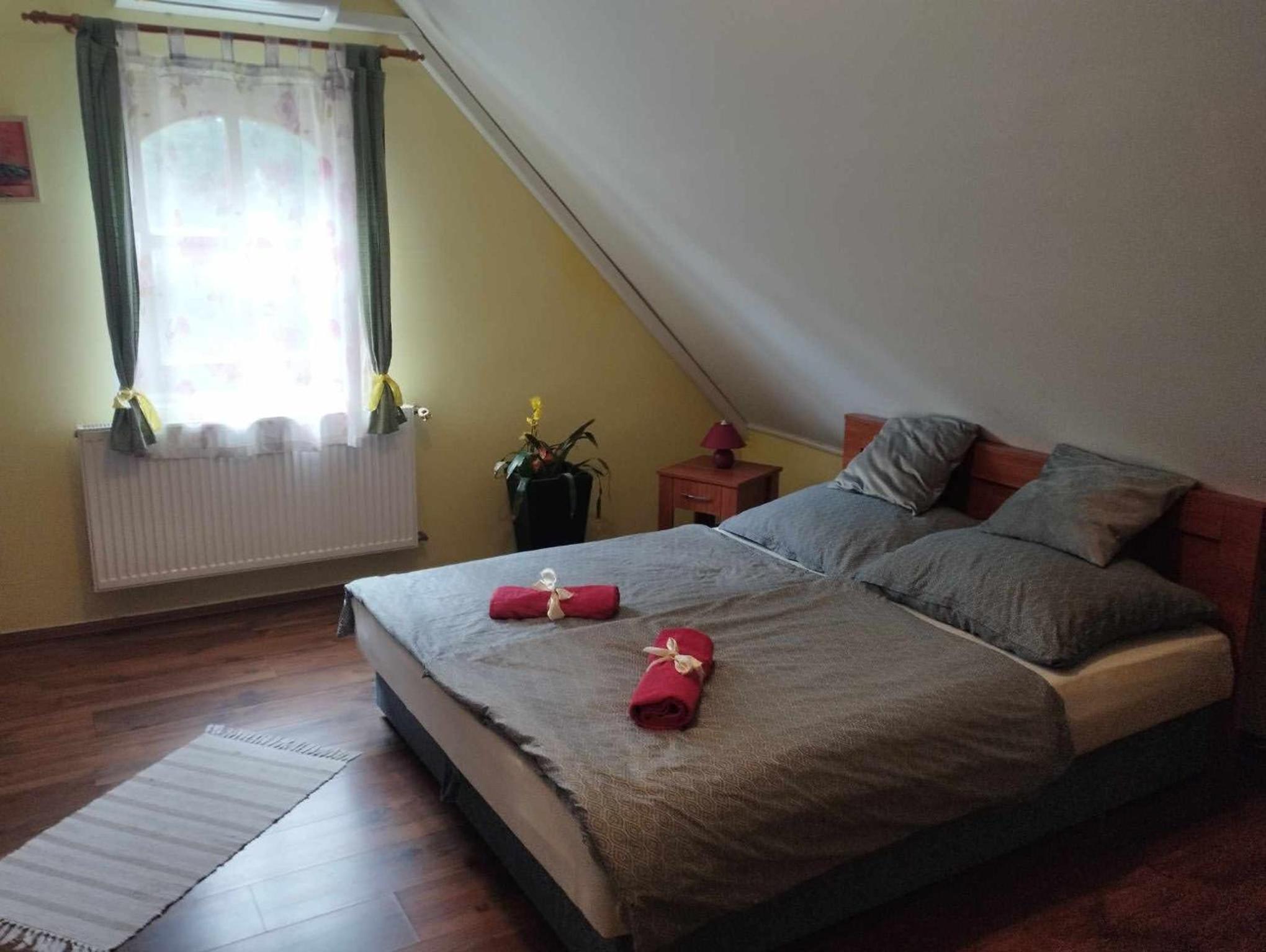 Double or Twin Room with Bathroom - Photo 6