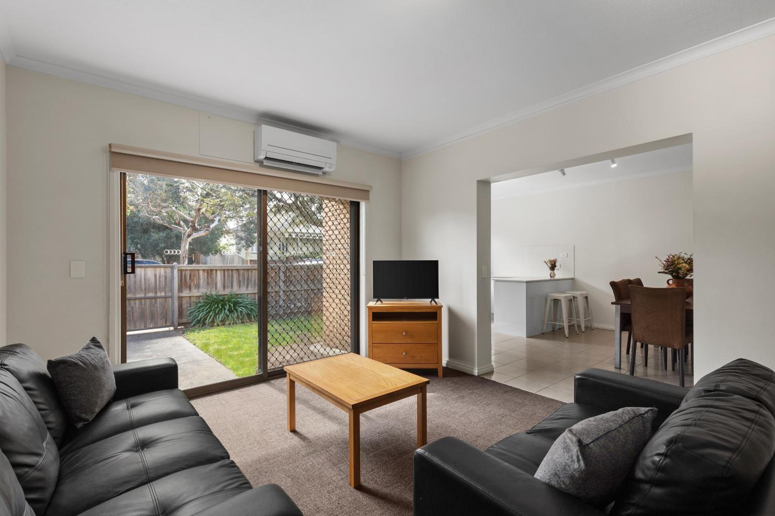 Two-Bedroom Apartment - Photo 9