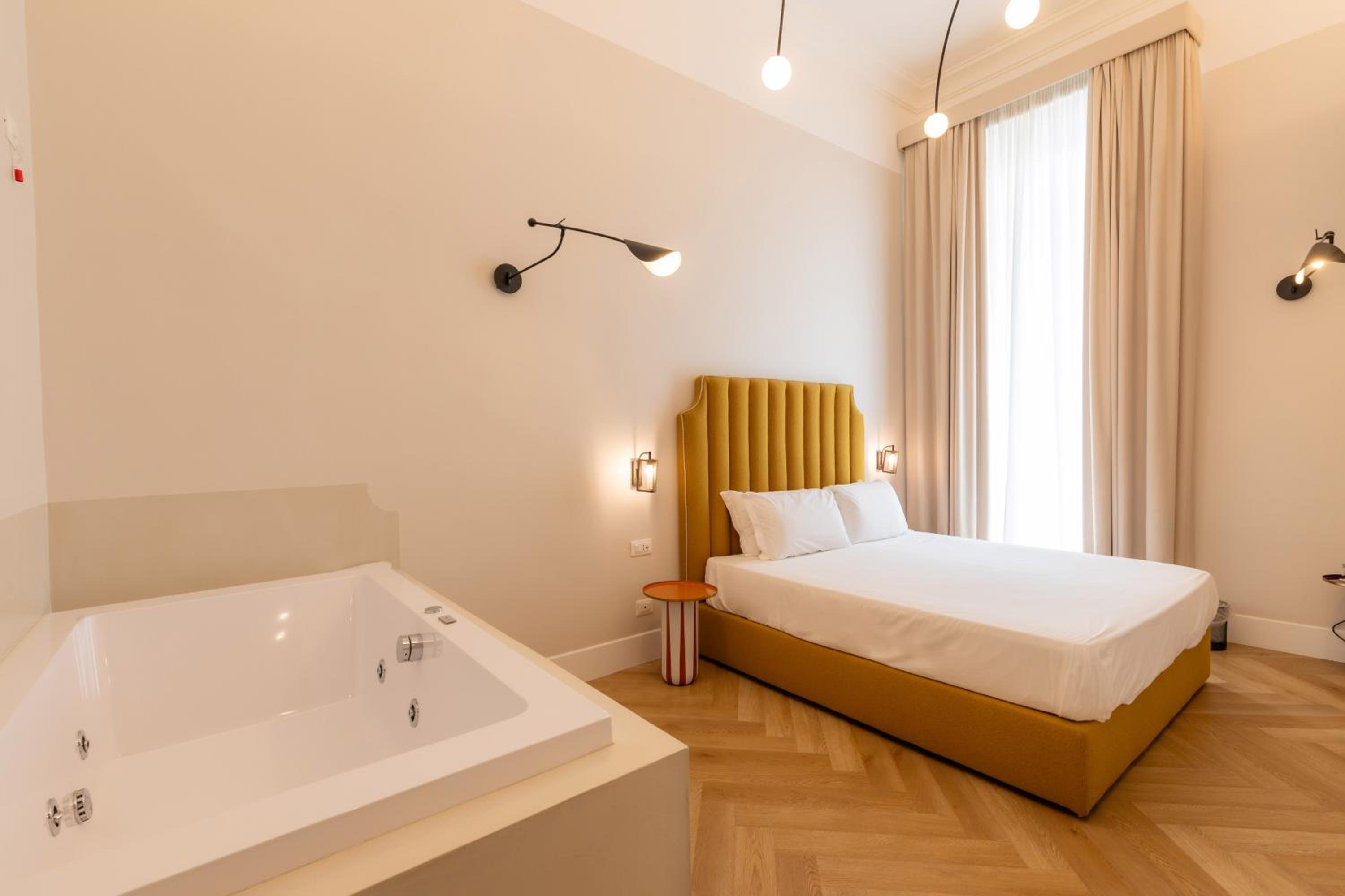 Queen Room with Spa Bath