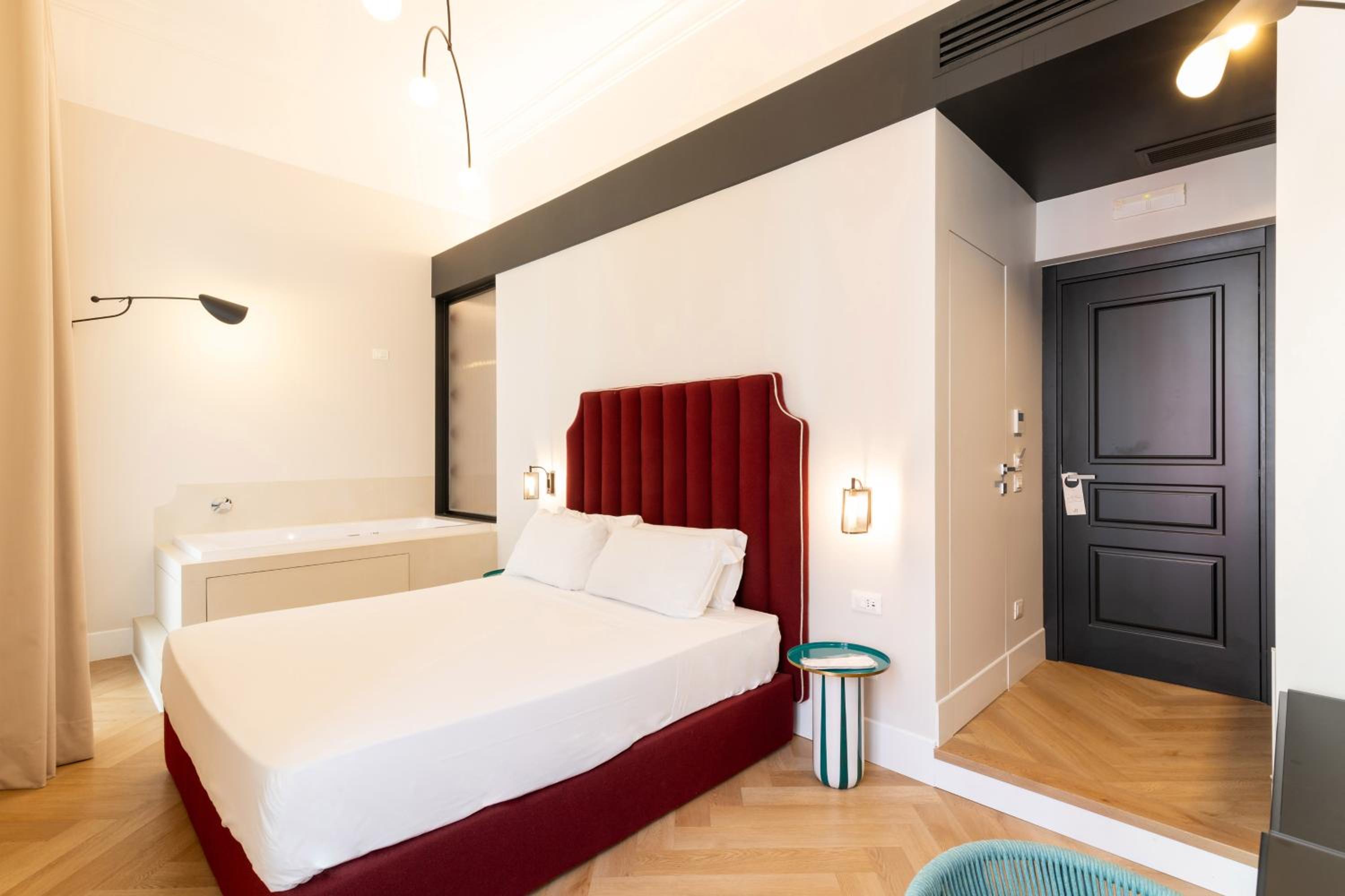 King Room with Spa Bath
