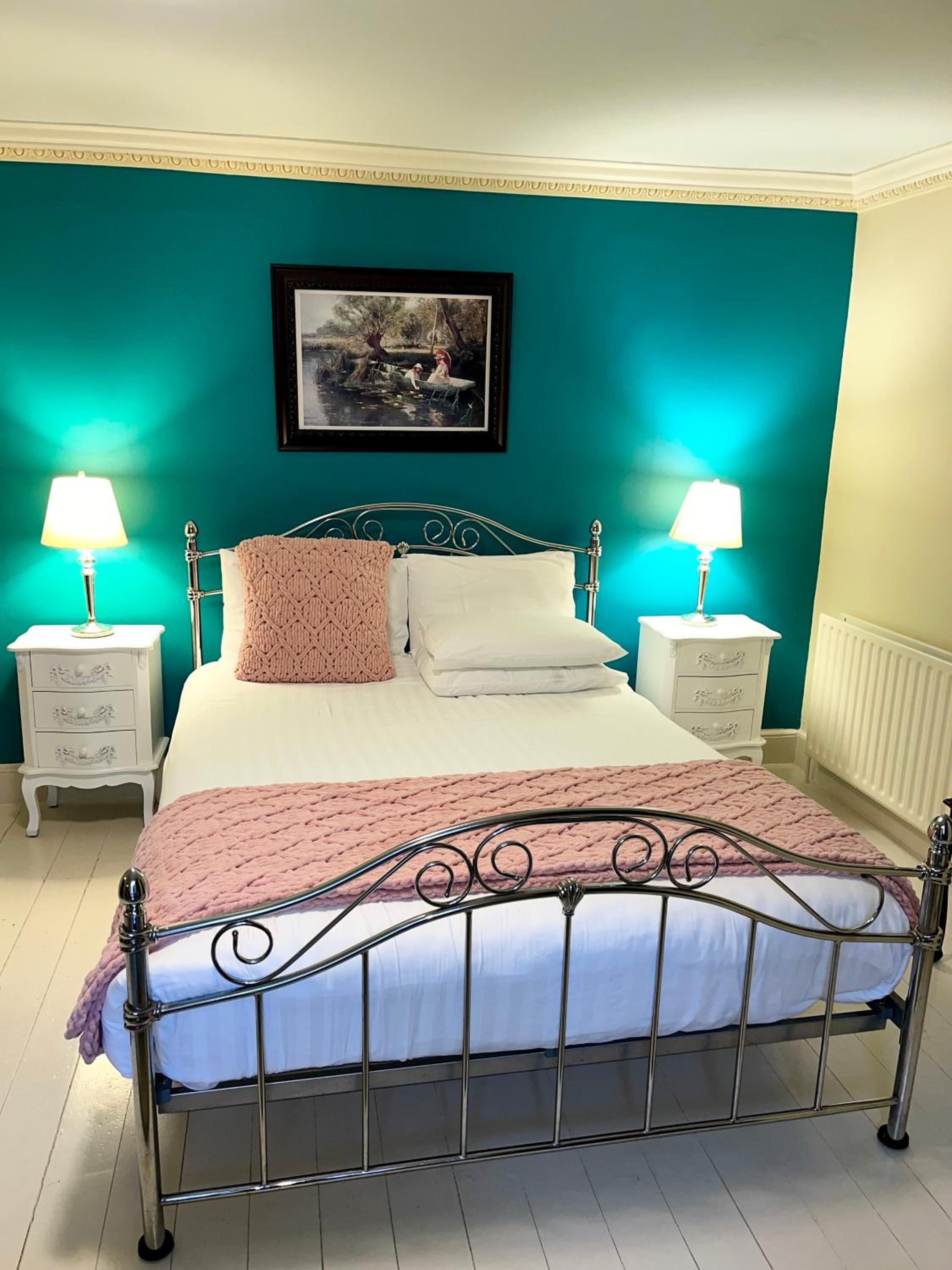 Queen Room with Garden View