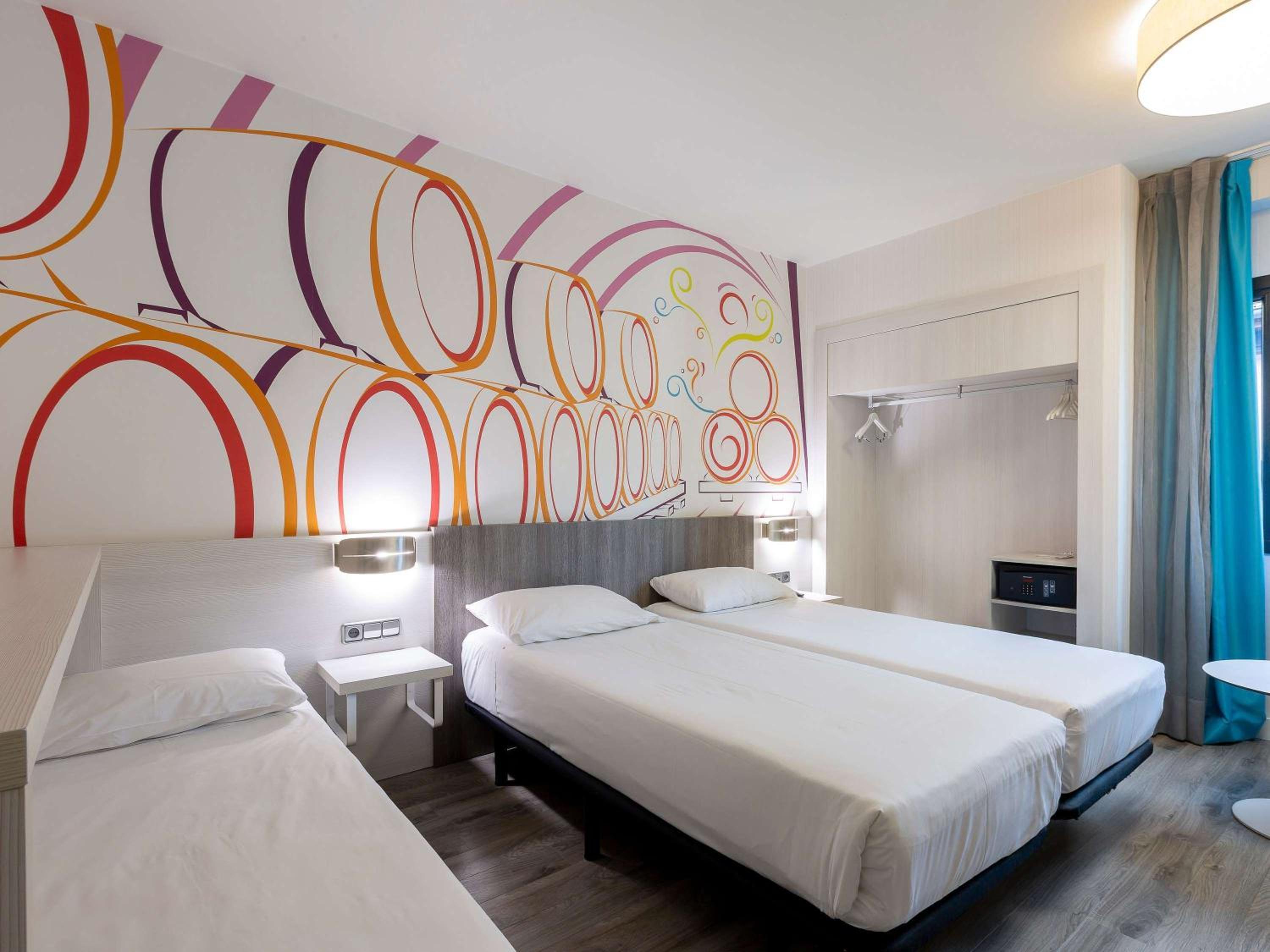 Double Room with Extra Bed photo 2