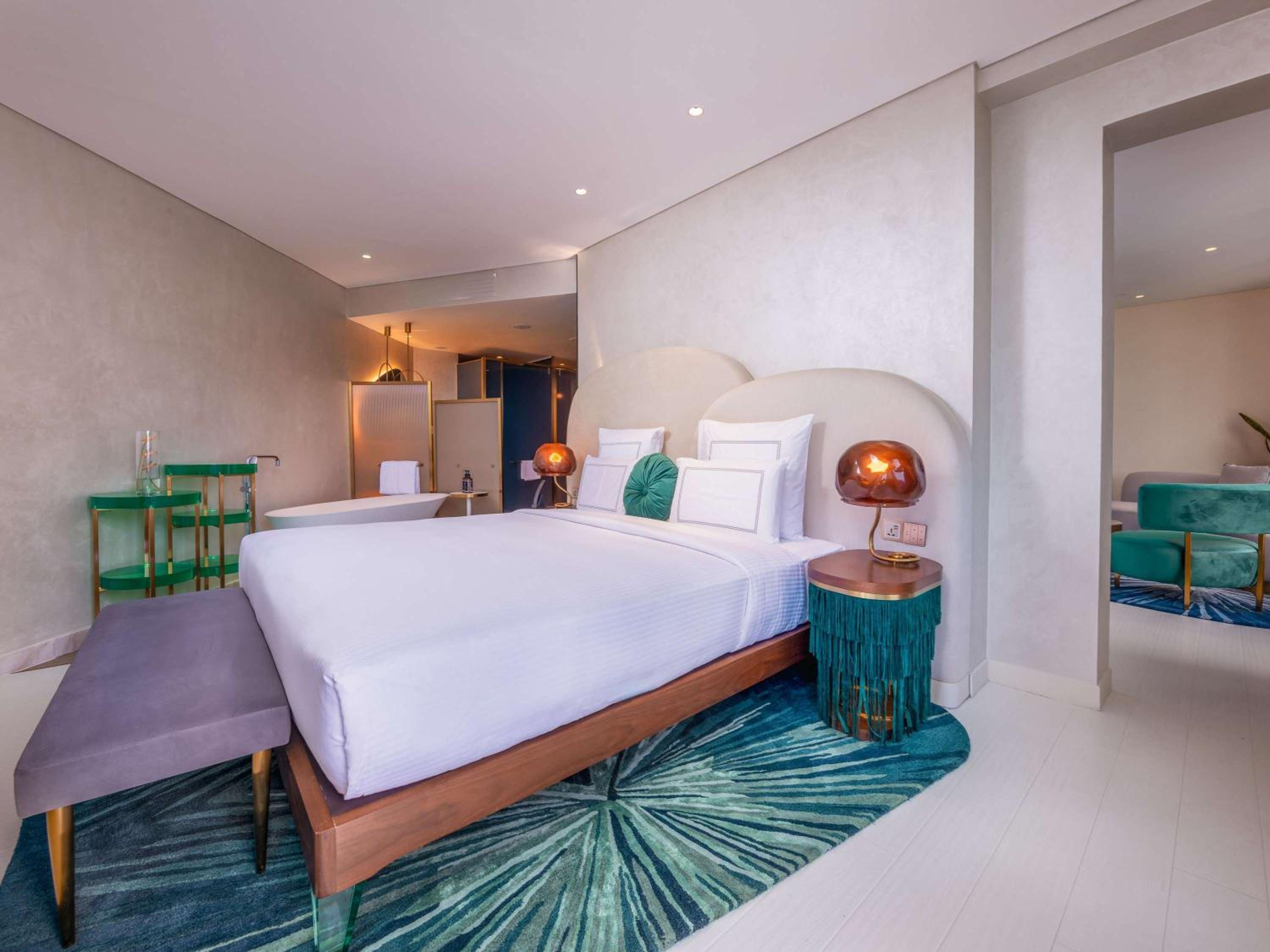 Gem King Suite with Forest View