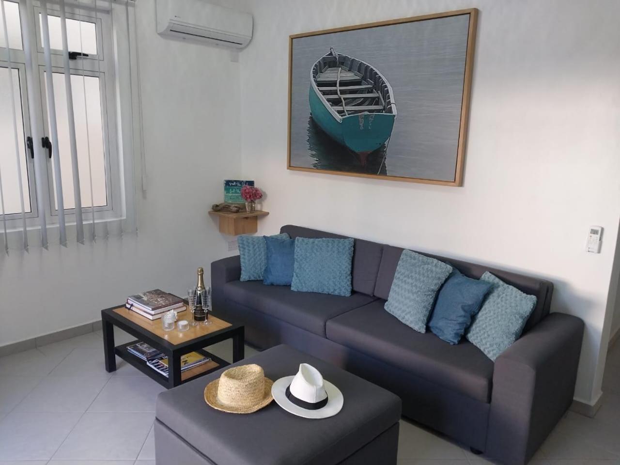 Apartment with Pool View  photo 1
