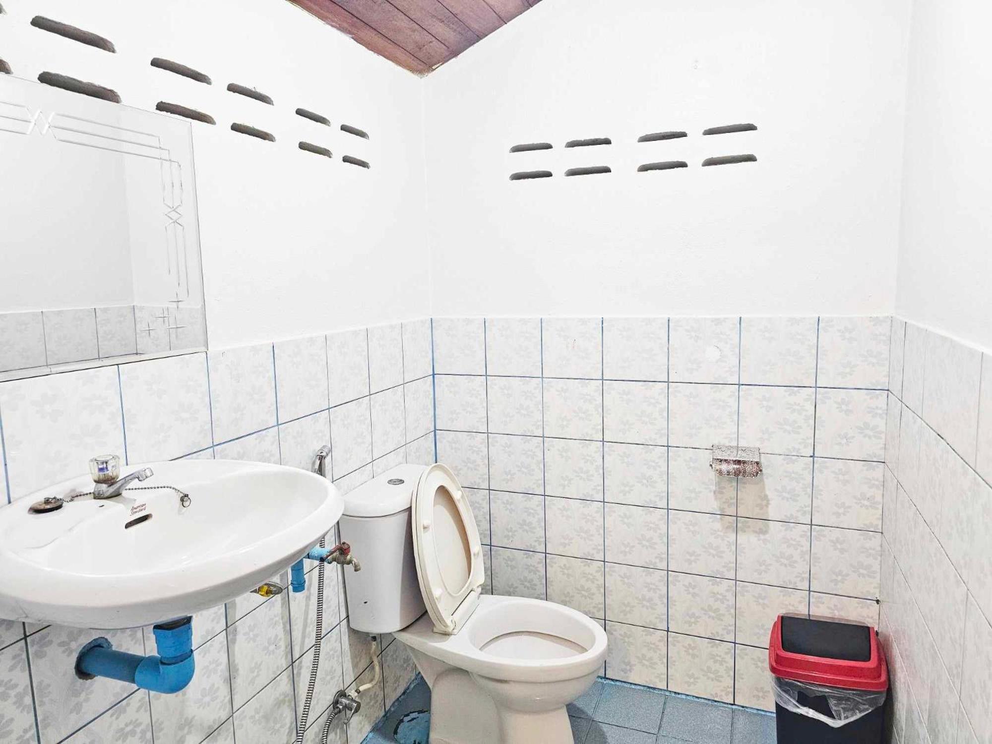 Deluxe Triple Room with Sea View - Photo 12
