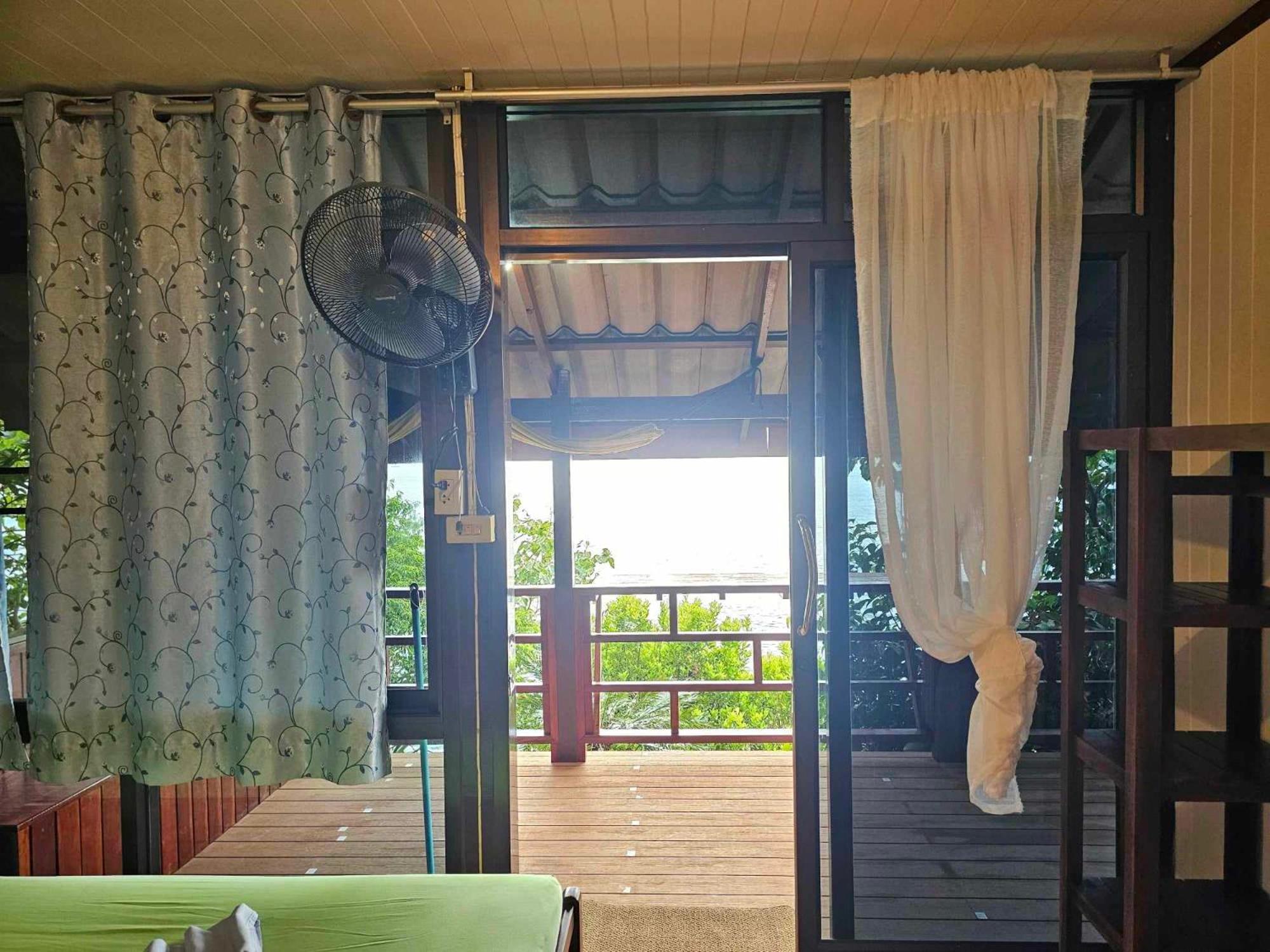 Deluxe Triple Room with Sea View - Photo 3