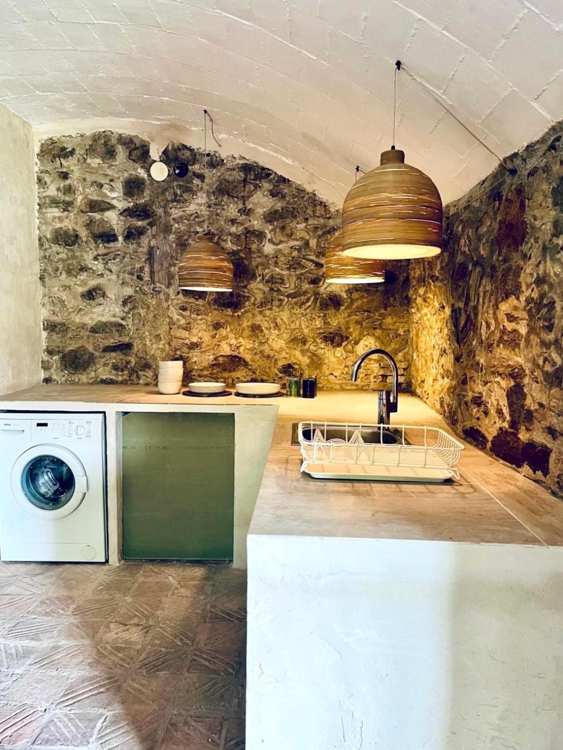 One-Bedroom Apartment photo 3