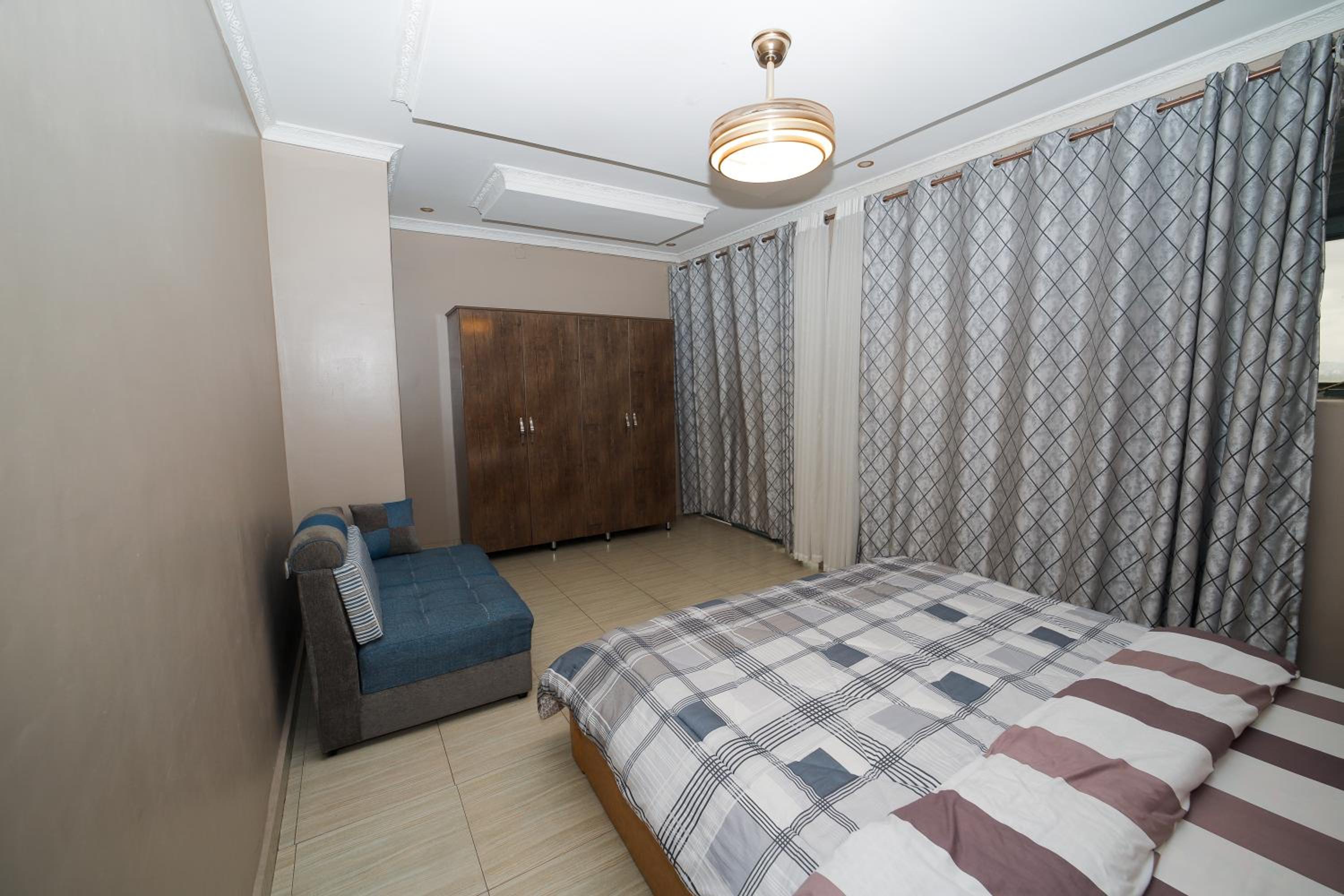 Apartment With Balcony photo 2