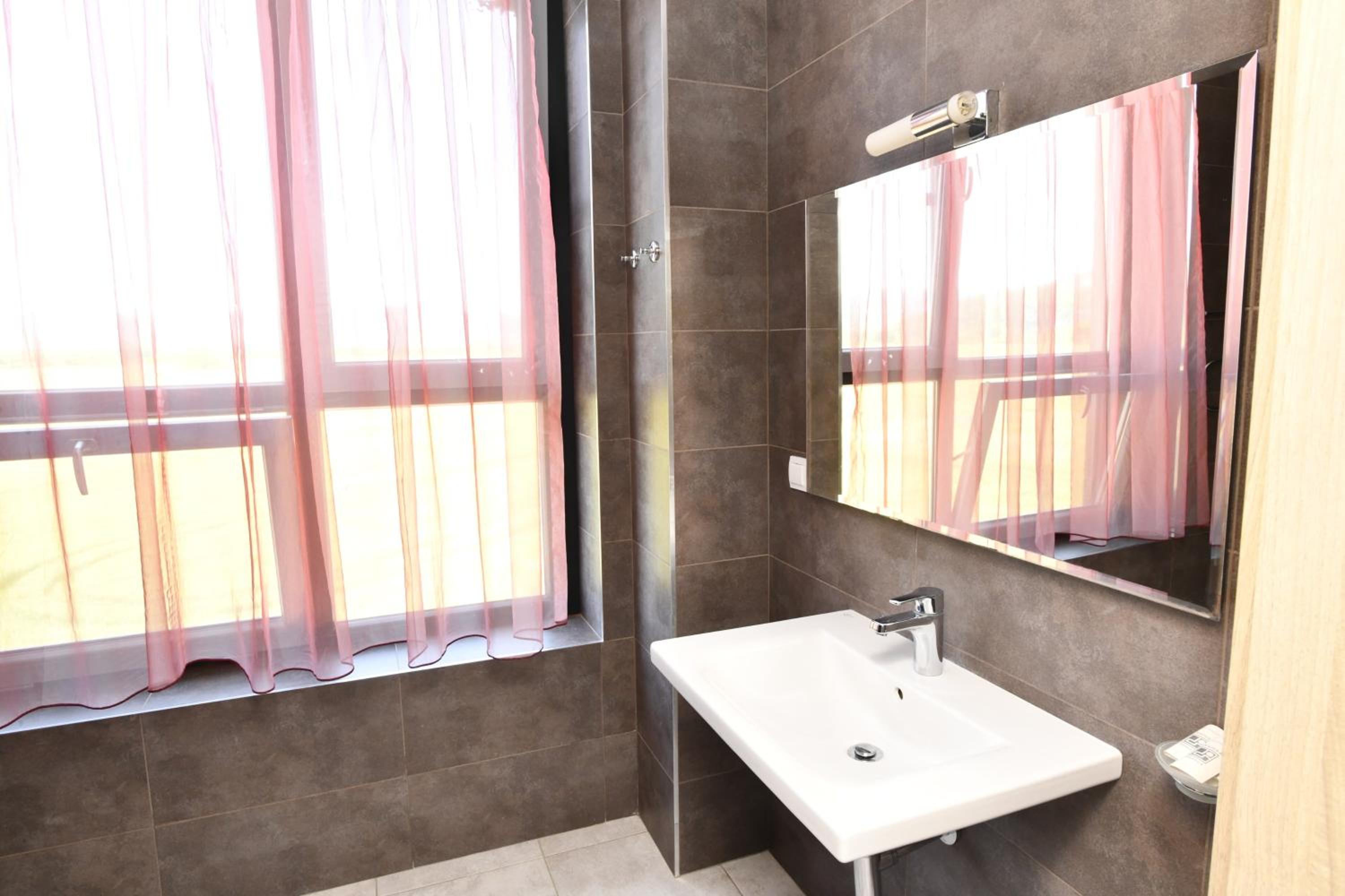 Apartment with Pool View  - Photo 4