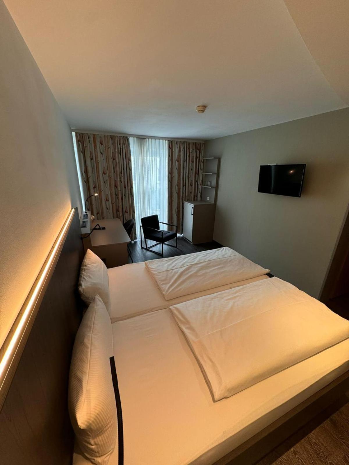 Double Room - Photo 1