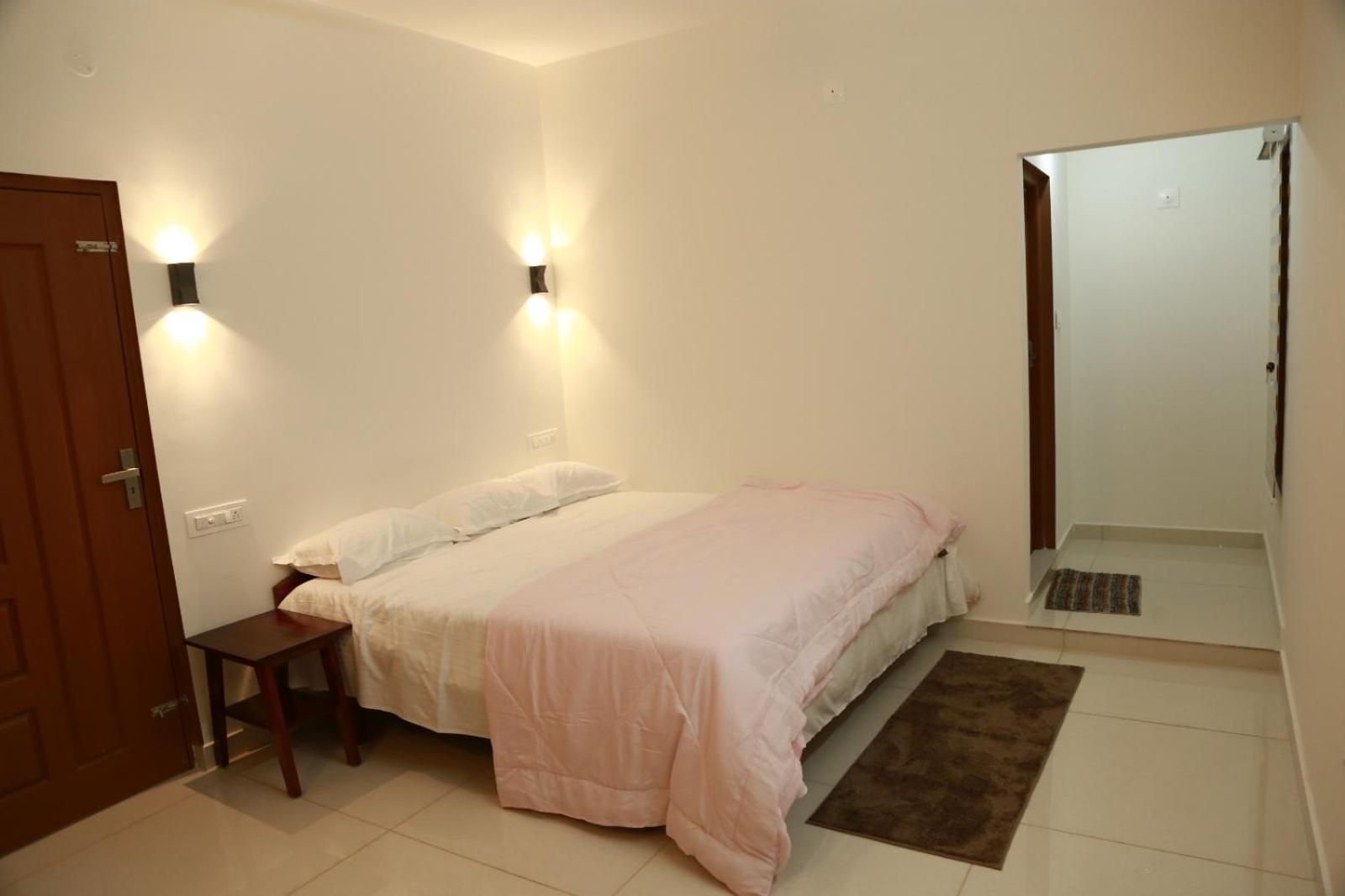 Deluxe Room (2 Adults + 1 Child) photo 1