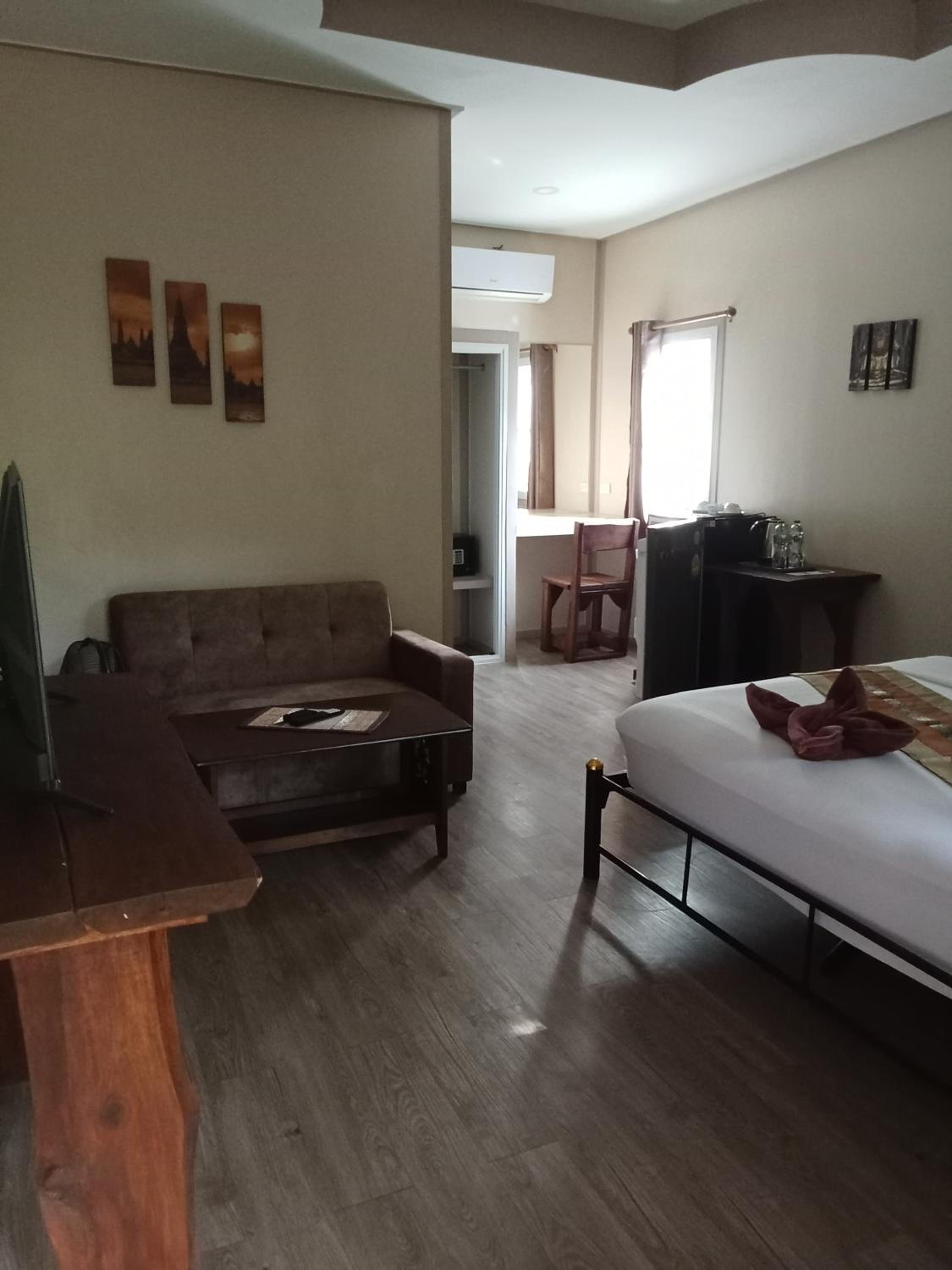 Deluxe Bungalow with Garden View - Photo 11