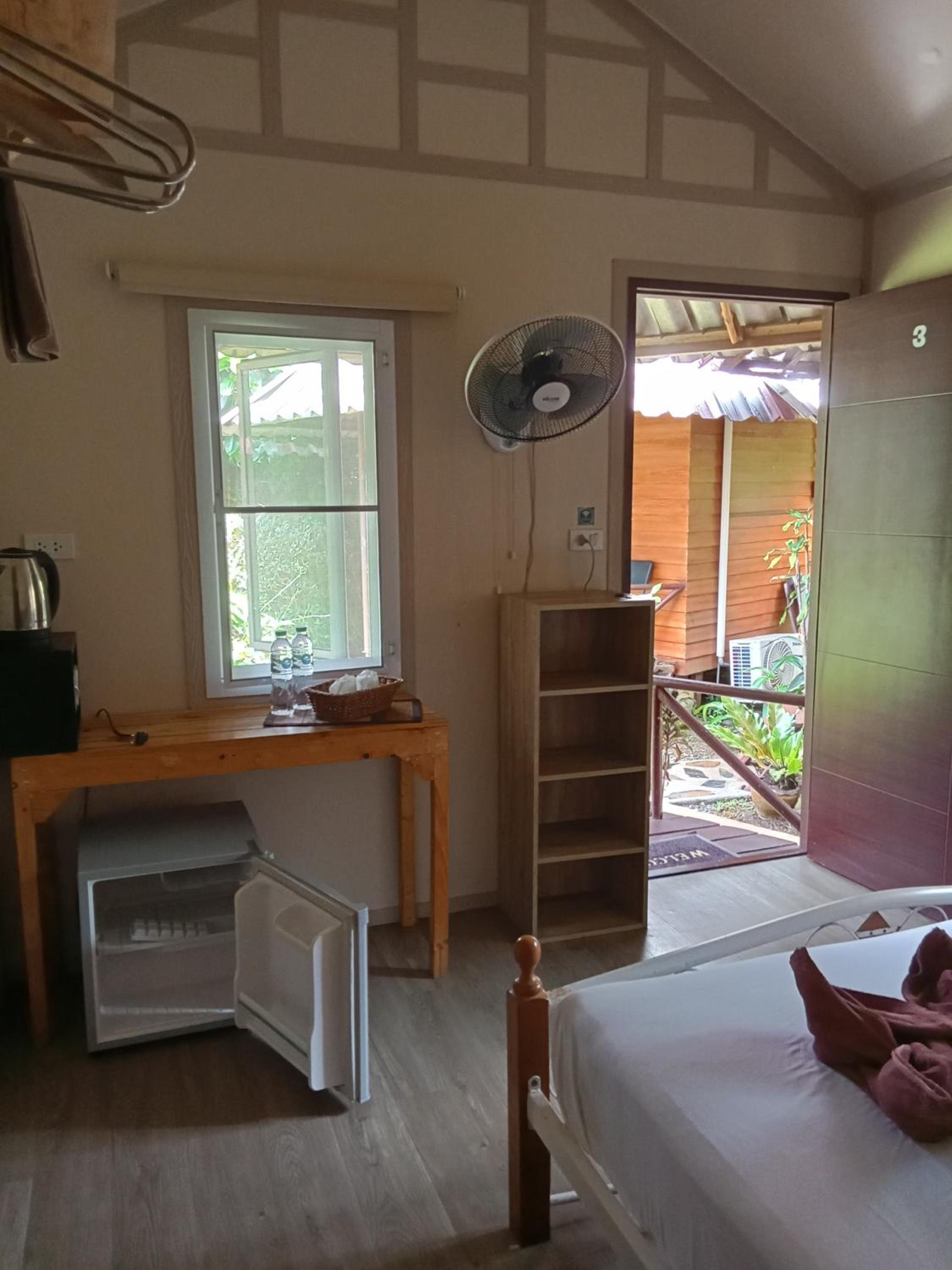 Superior Bungalow - Photo 1
