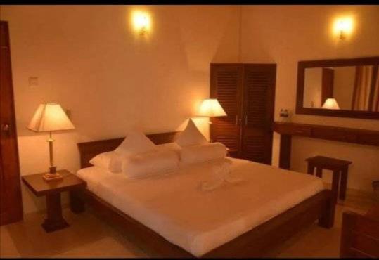 Deluxe Double Room with Balcony photo 3