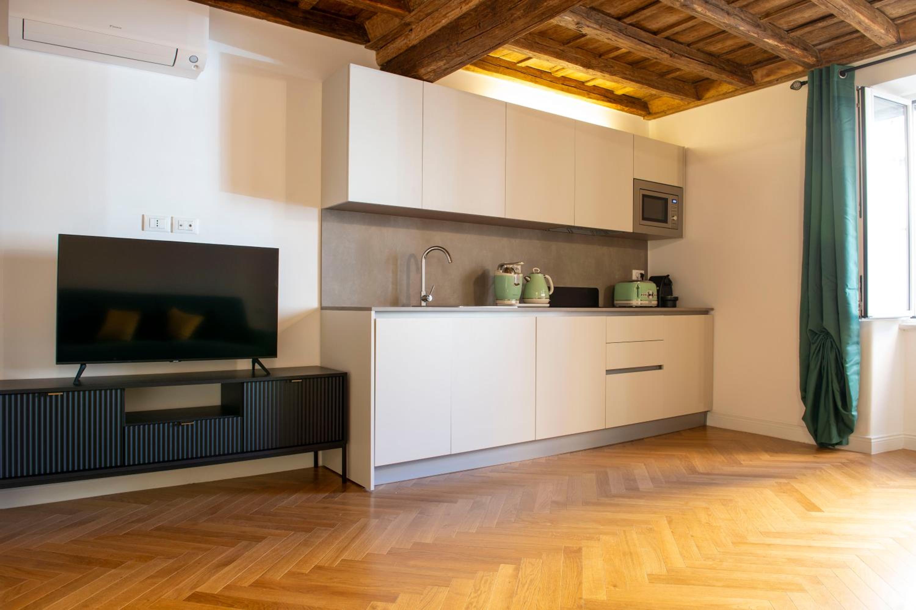 One-Bedroom Apartment - Non-Smoking photo 3