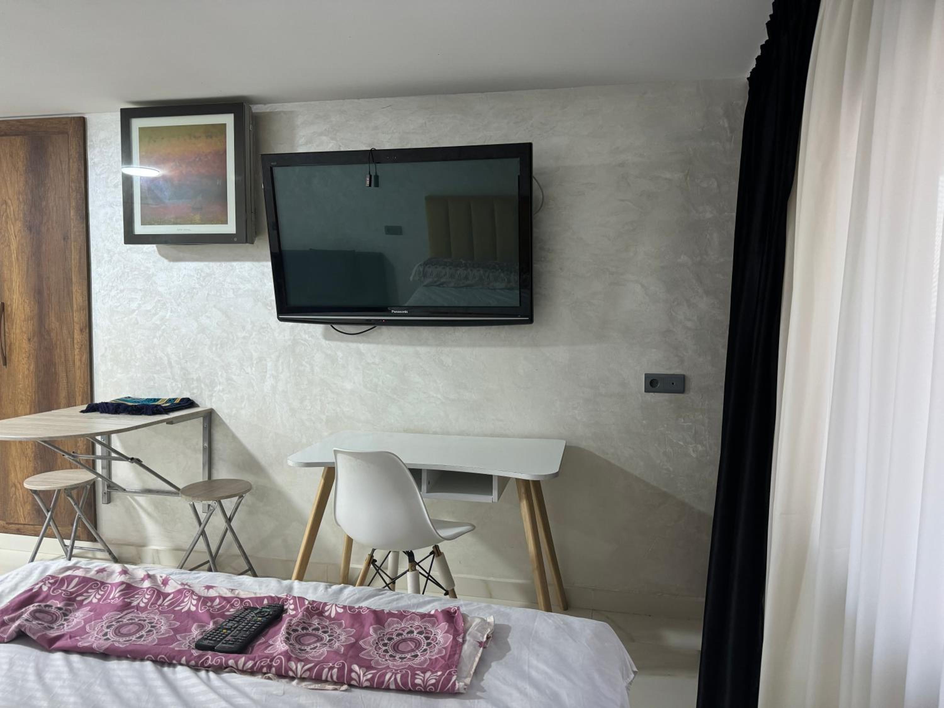 One-Bedroom Apartment photo 3