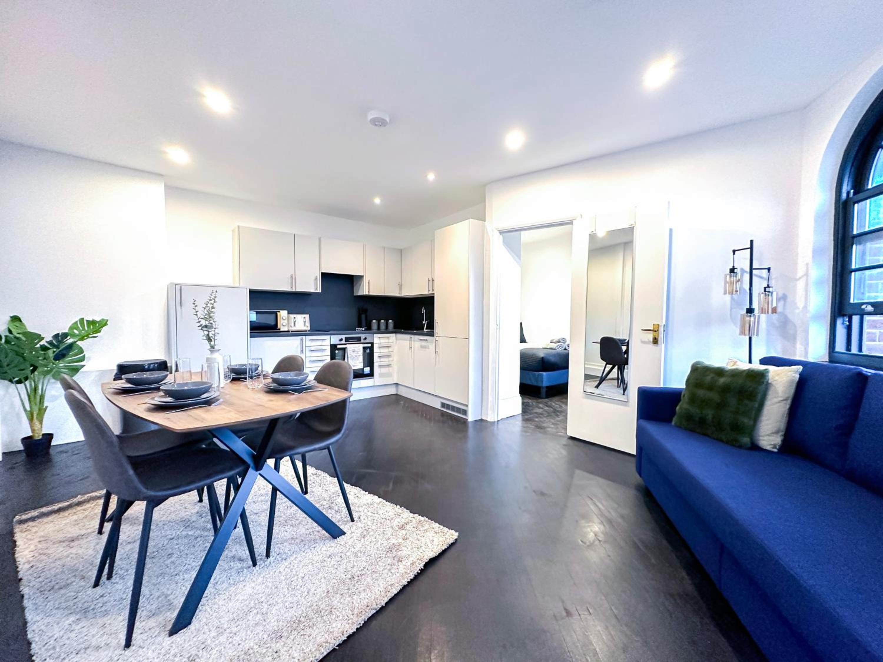 One-Bedroom Standard Apartment photo 1