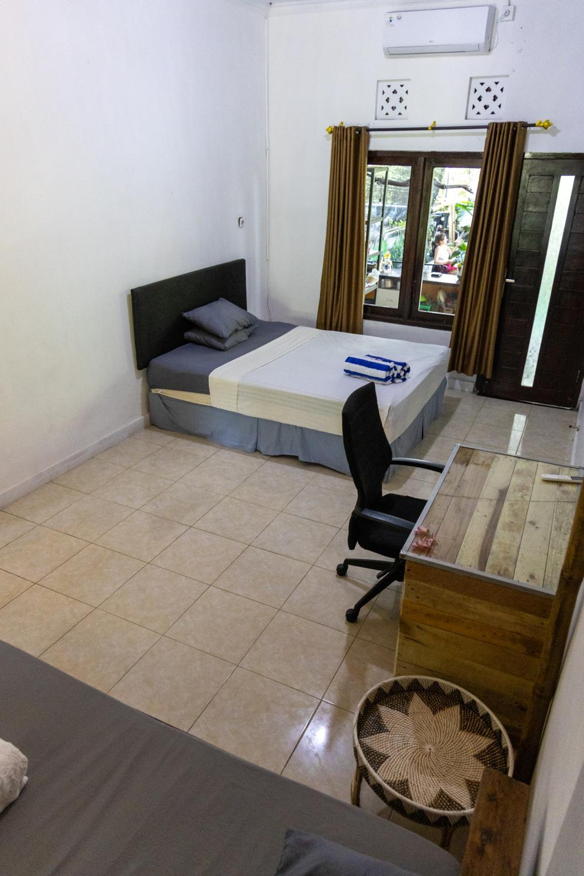 Family Room photo 3