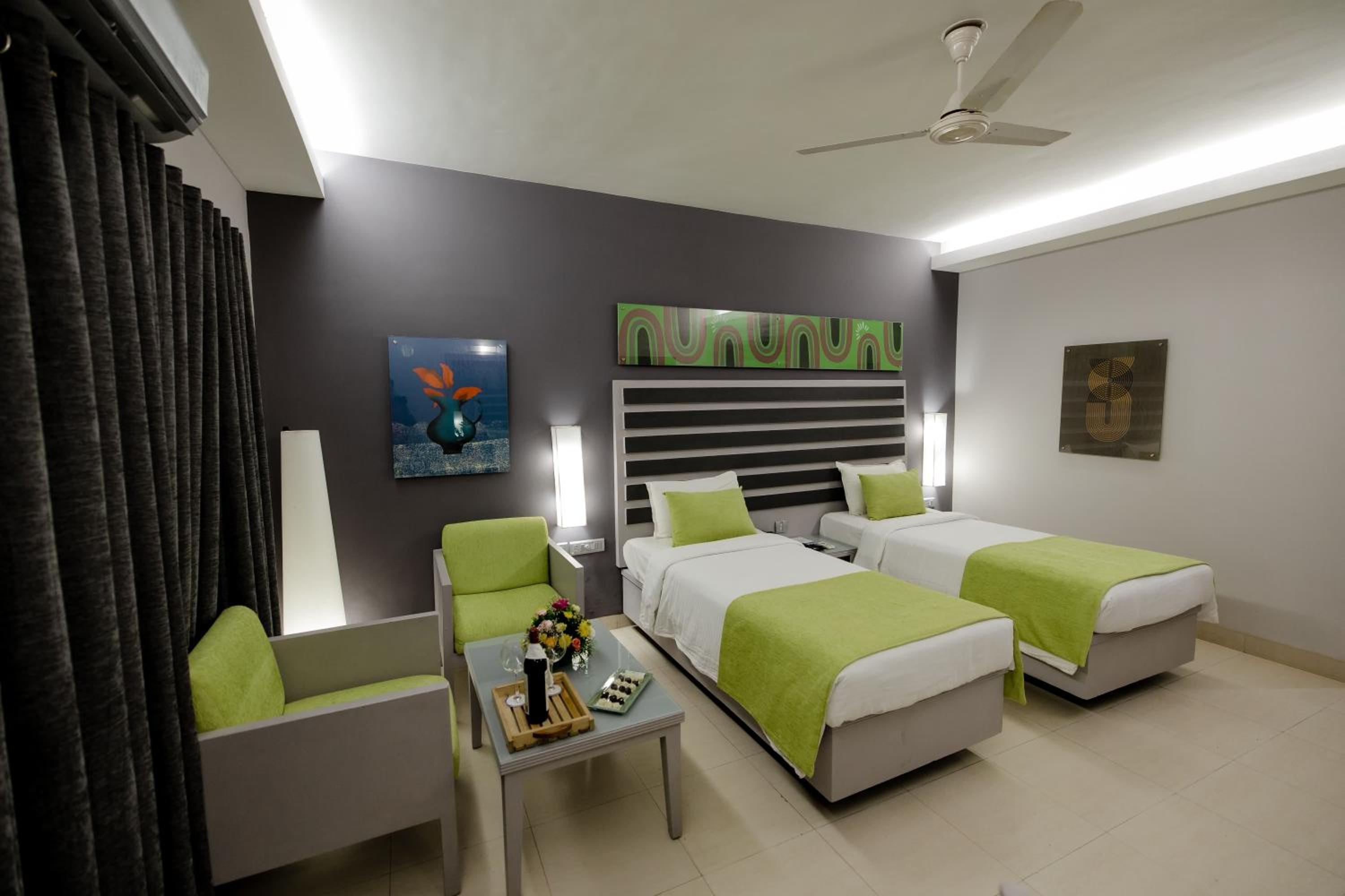 Deluxe Room - Photo 5