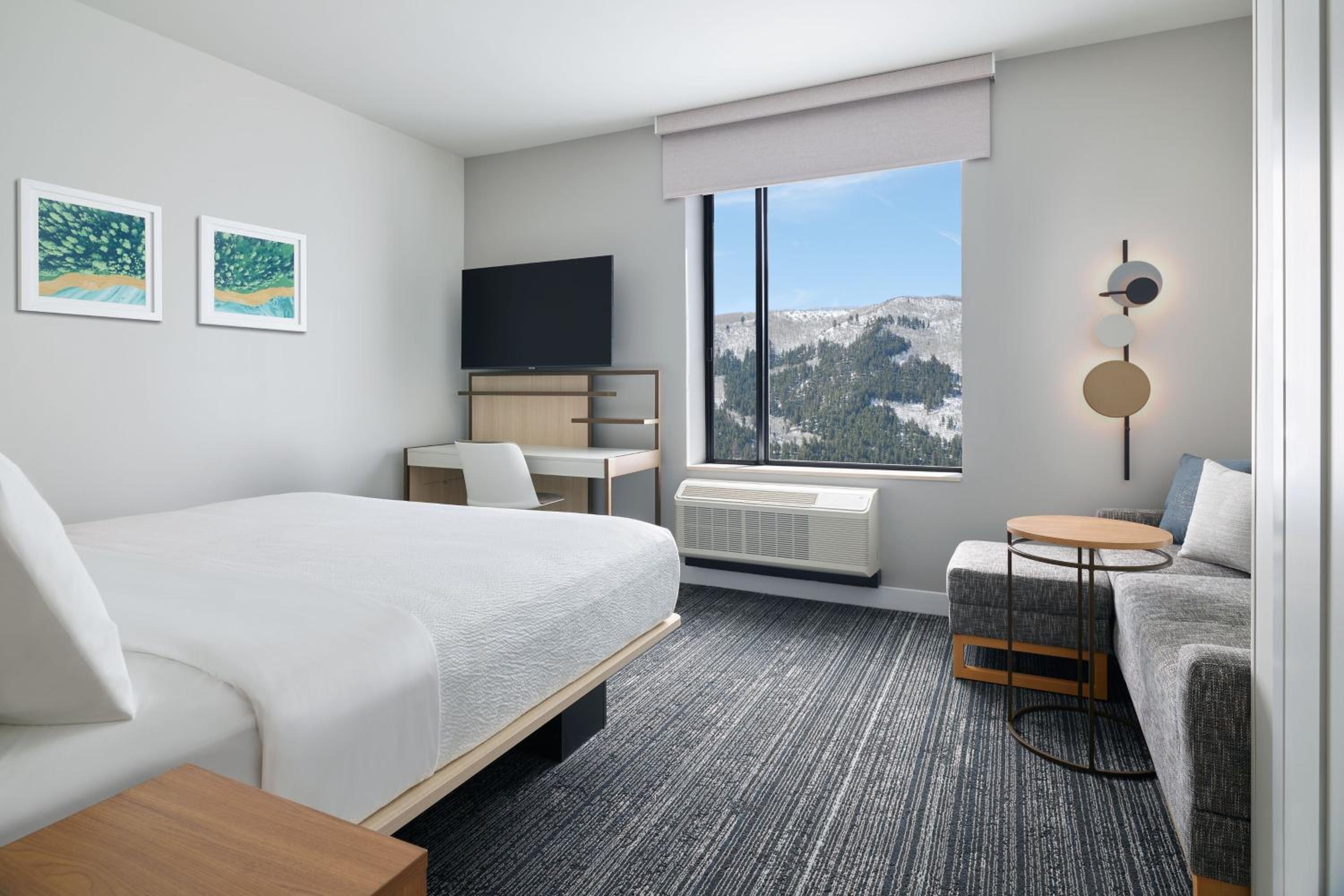 King Studio with Mountain View - Top Floor - Photo 1