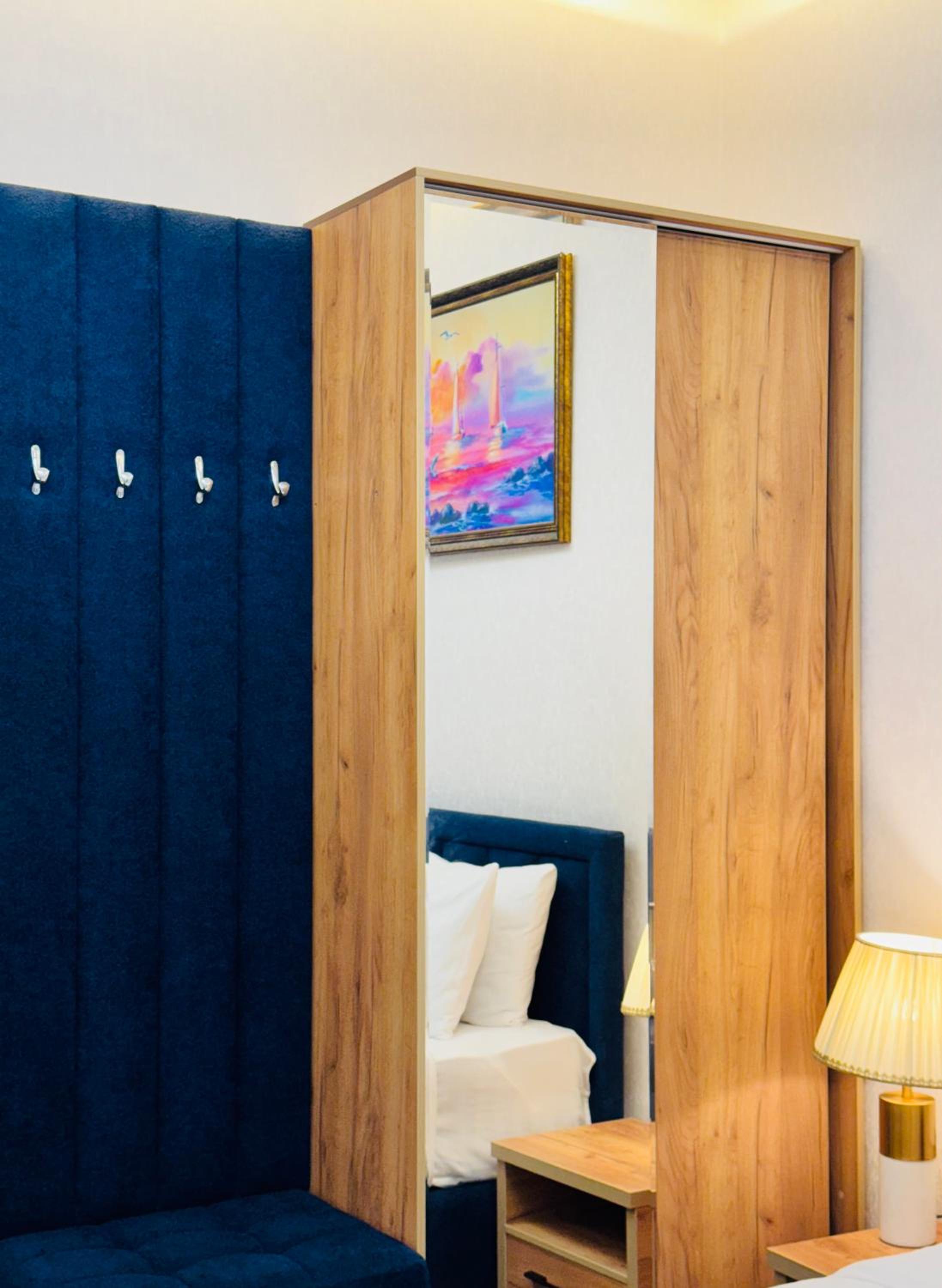 Standard Twin Room - Photo 16