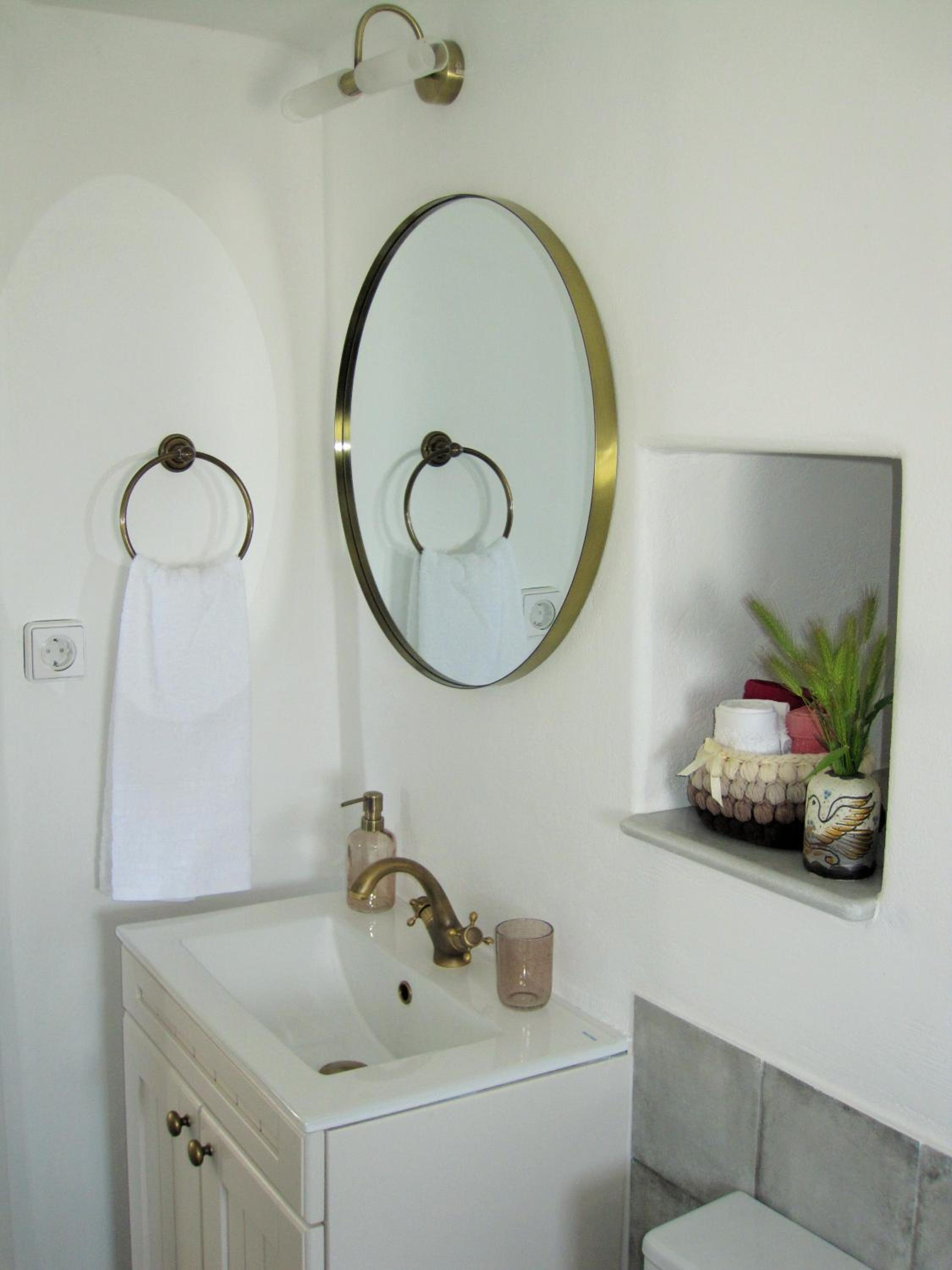 Three-Bedroom House photo 3