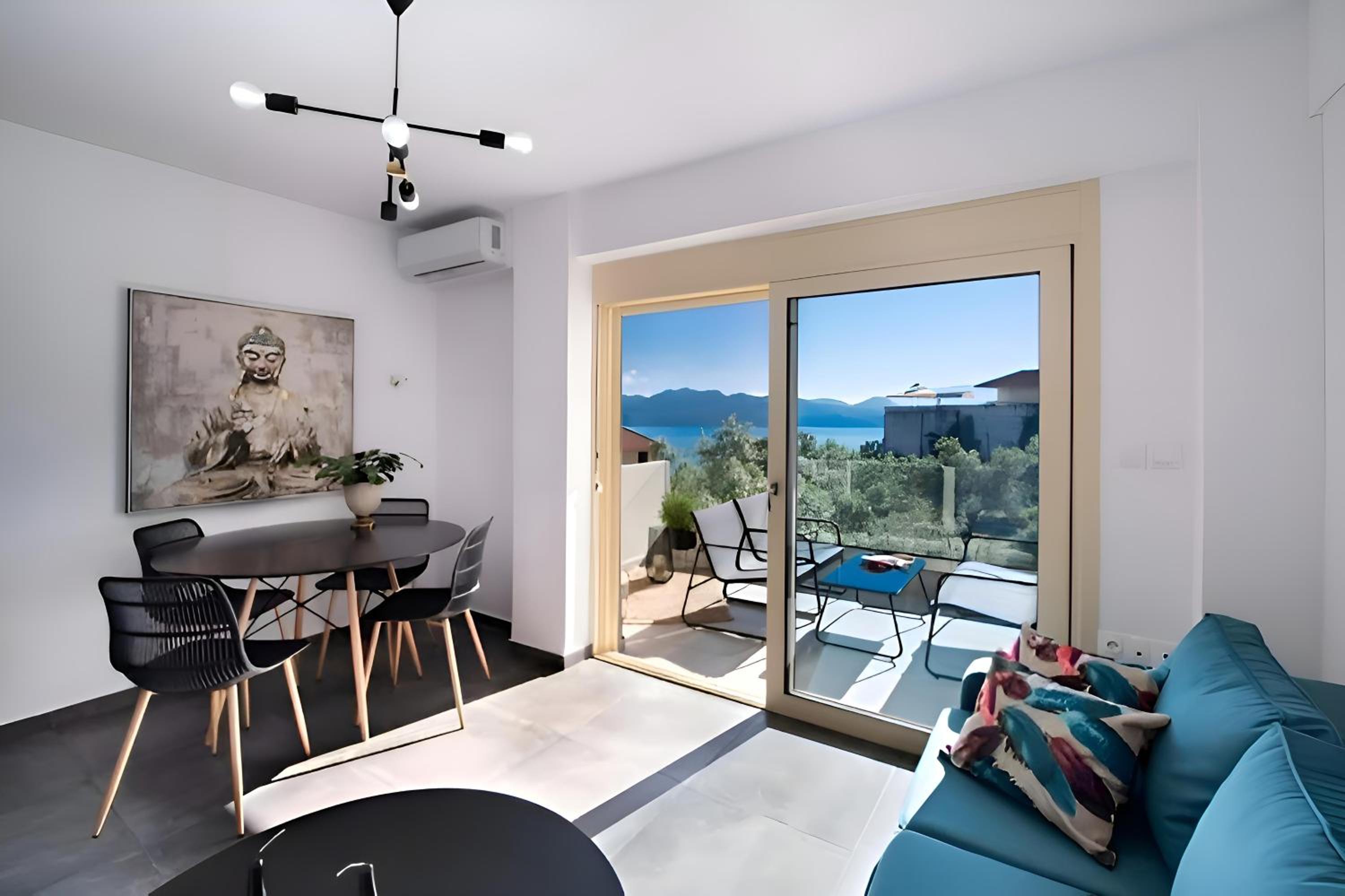 One-Bedroom Apartment With Balcony And Sea View