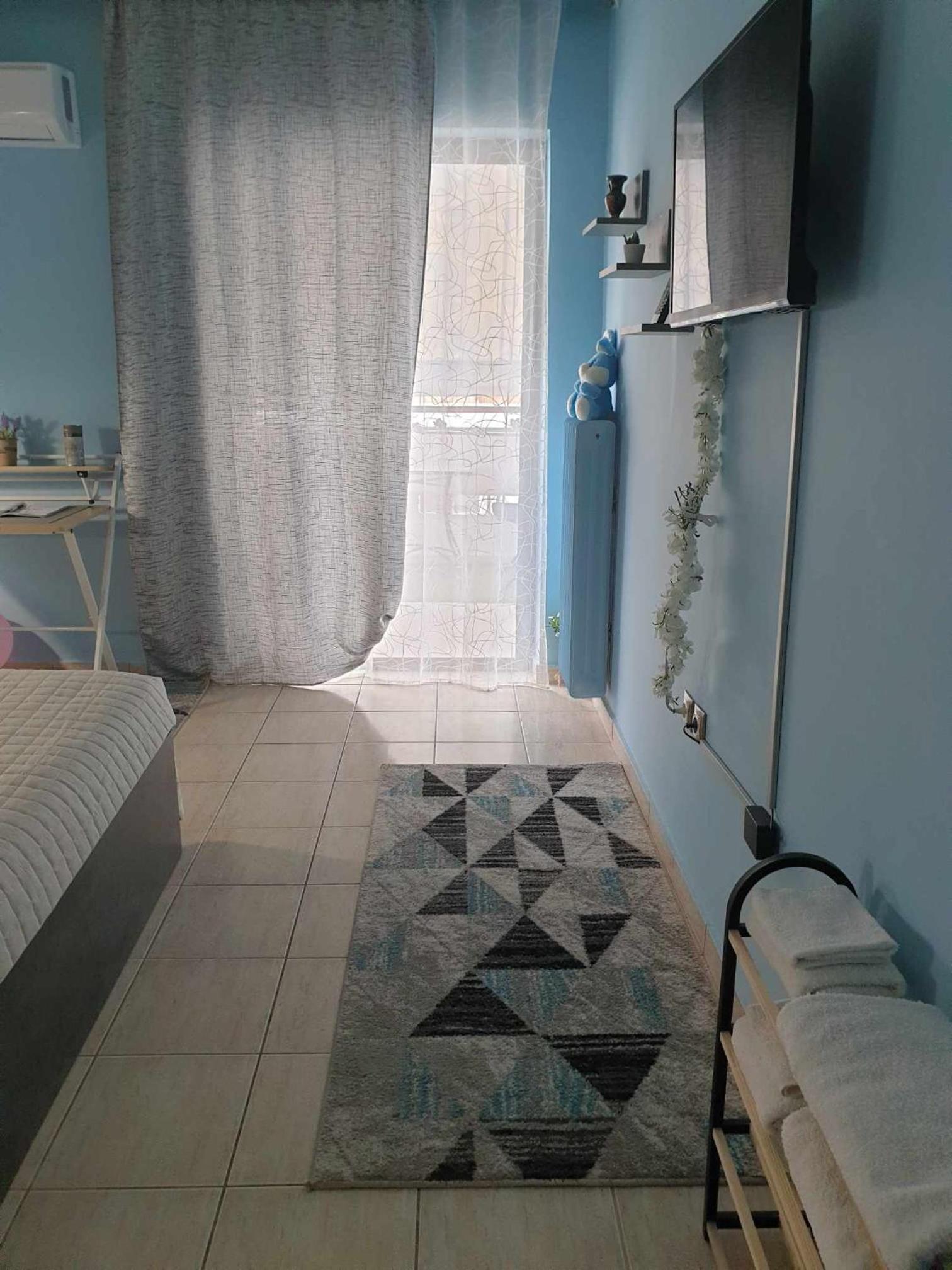 One-Bedroom Apartment photo 2