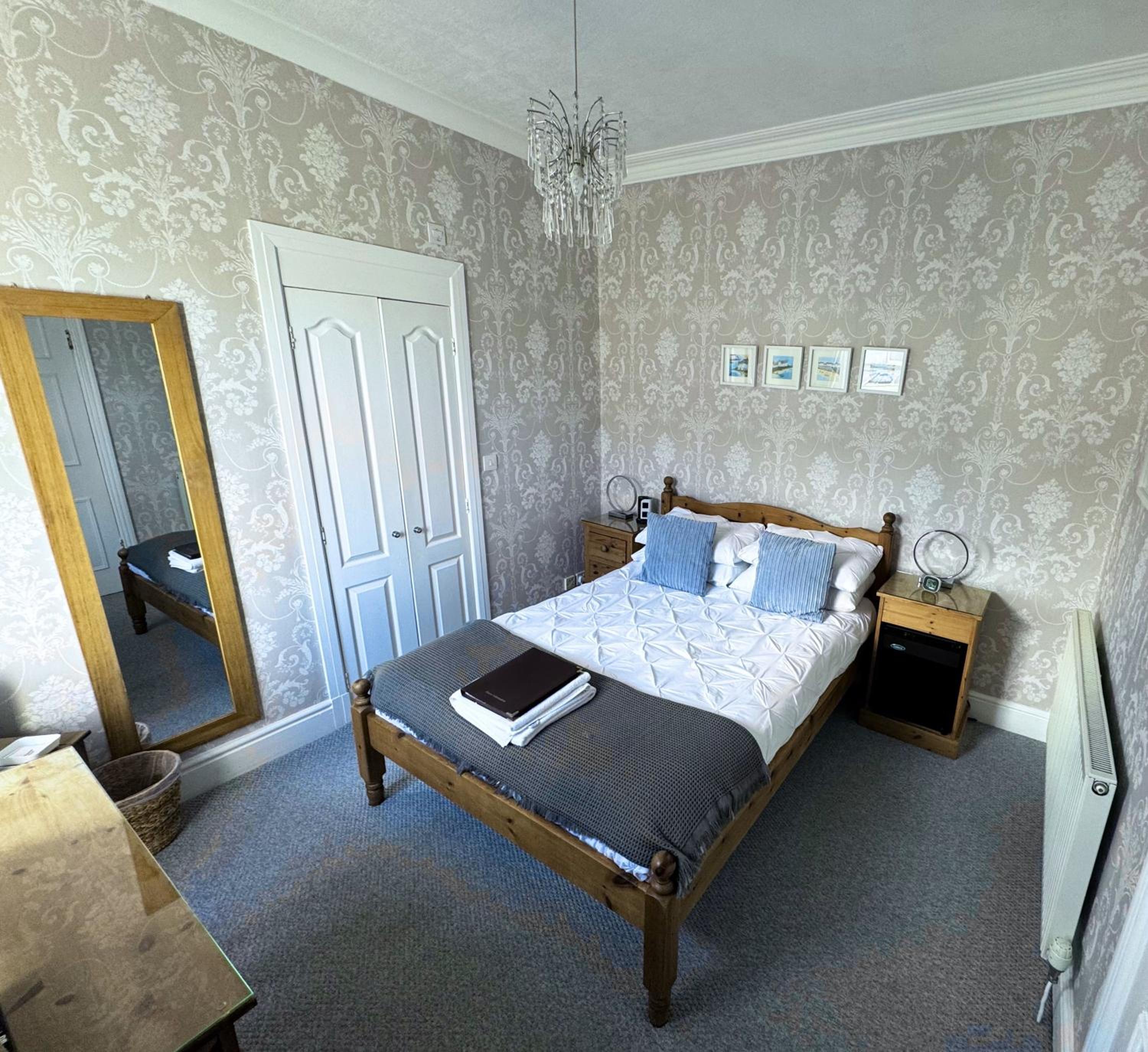 Small Double Room photo 2