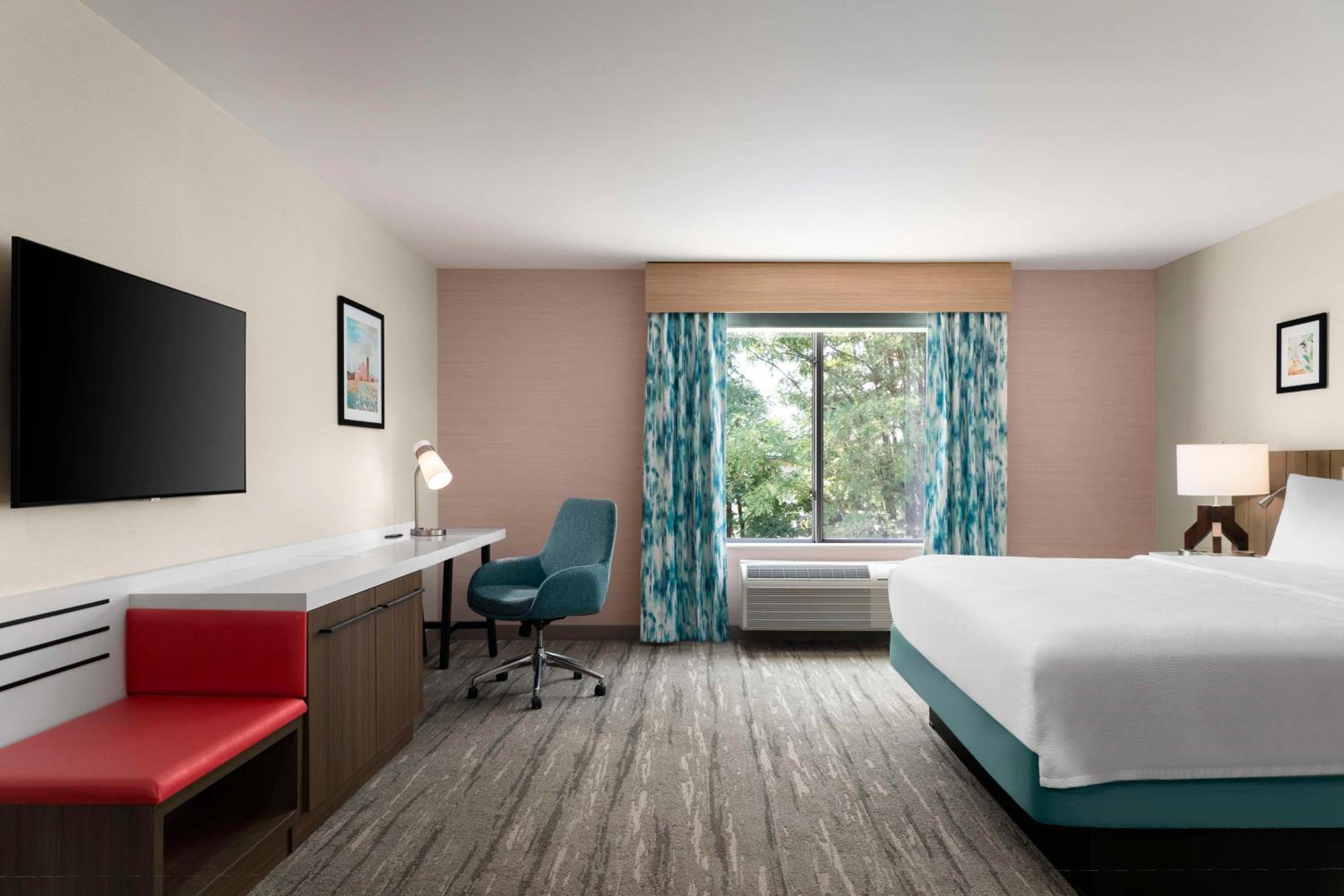 Junior King Suite with Seating Area