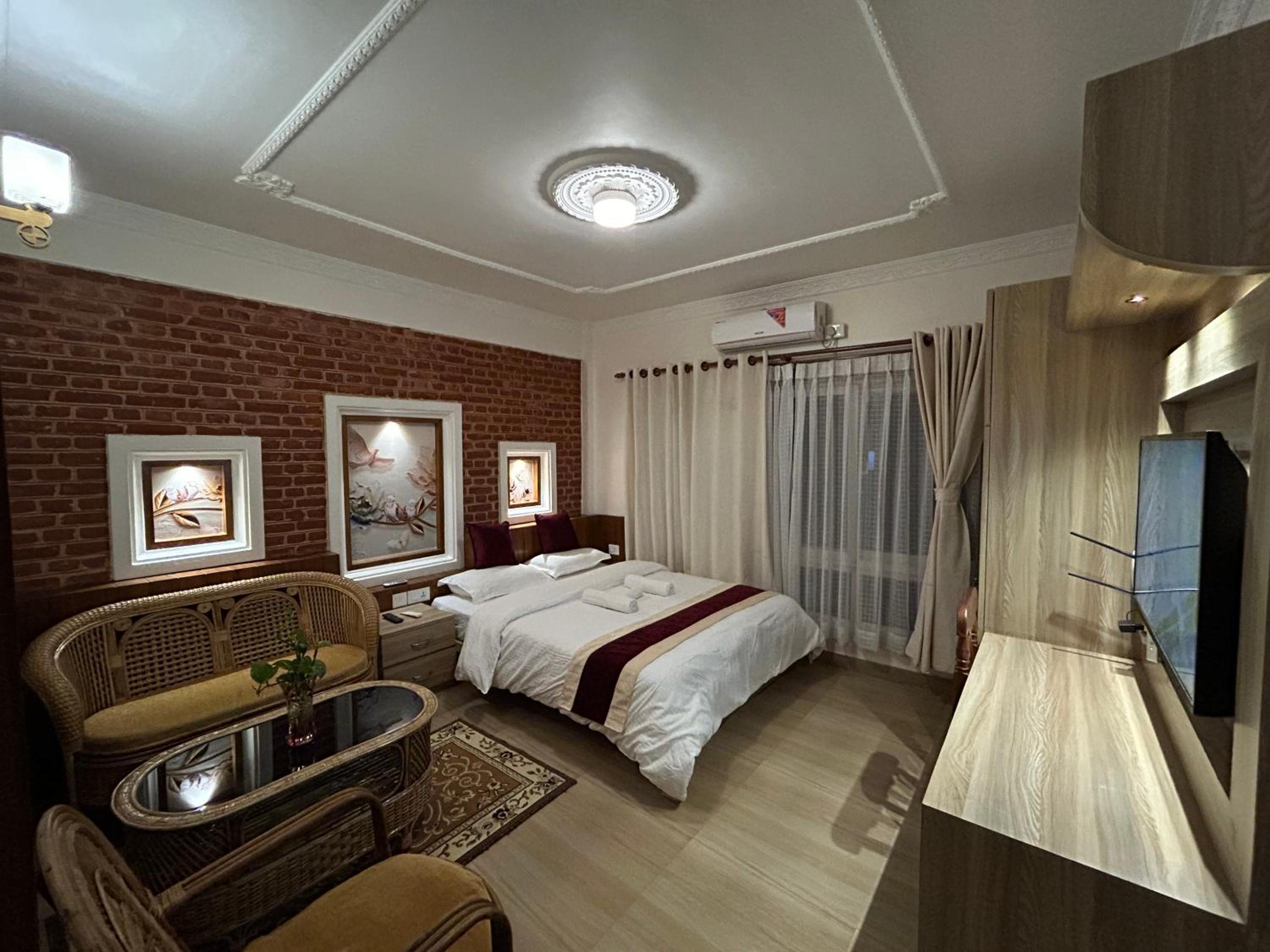 Deluxe King Studio