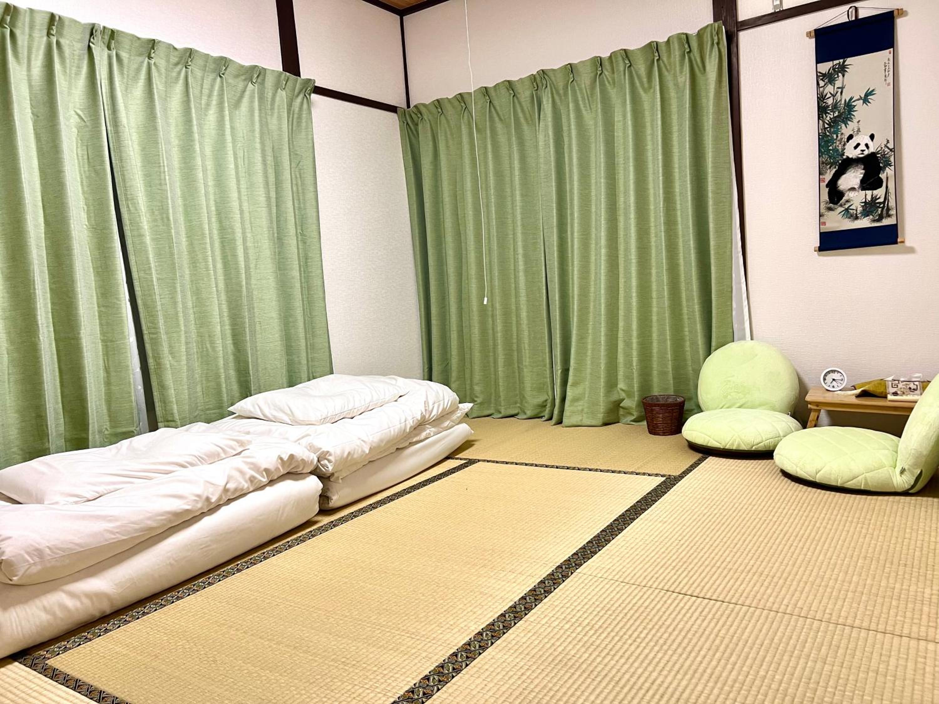 Three-Bedroom Premium Apartment with Balcony photo 3