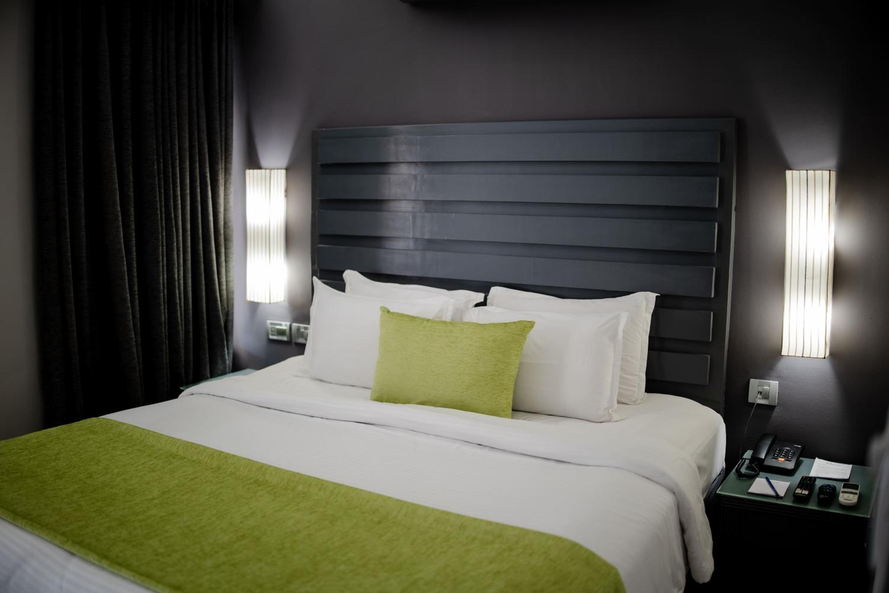 Luxury Suite - Photo 1