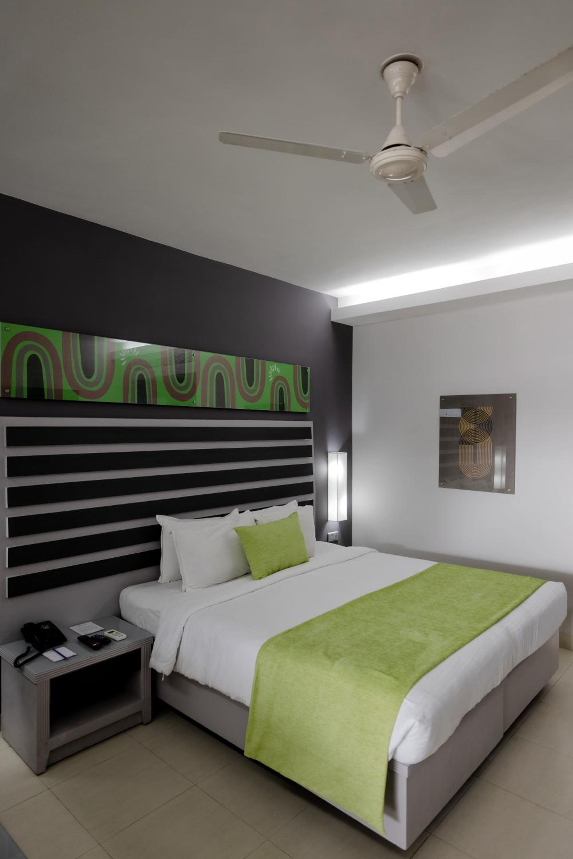 Luxury Suite - Photo 2