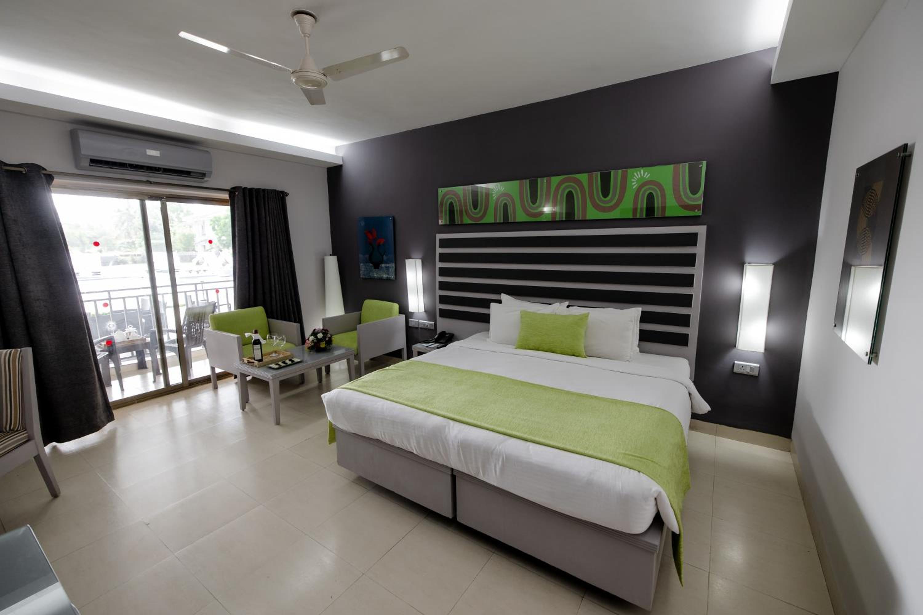Deluxe Room - Photo 22