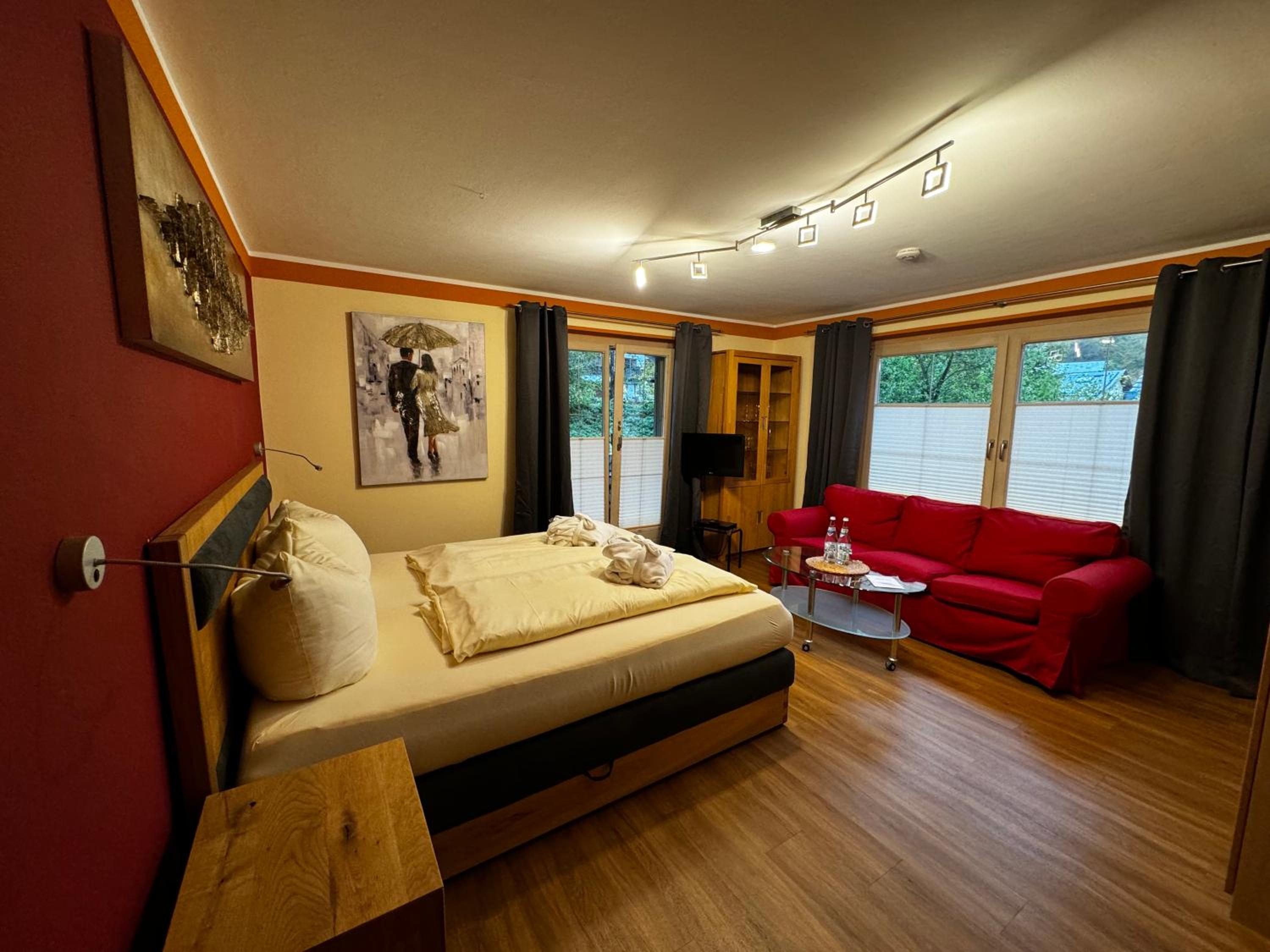 Large Double Room photo 1